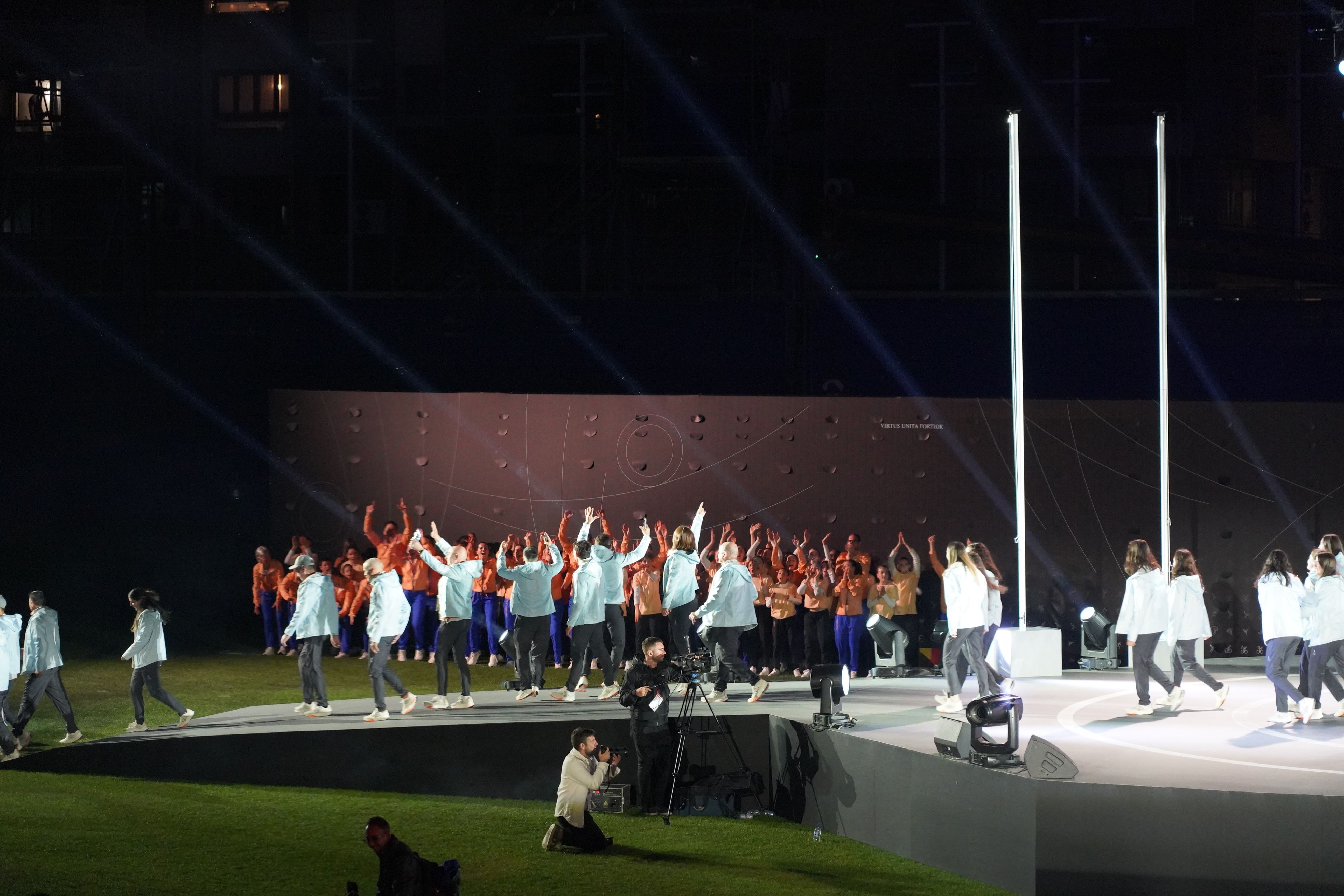 Els voluntaris, vibrant amb l'equip andorrà.