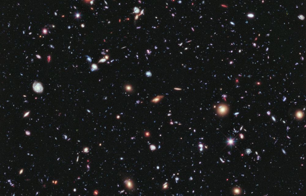 Part central del Hubble Extreme Deep Field amb milions de galàxies visibles - Crèdit: NASA, ESA
