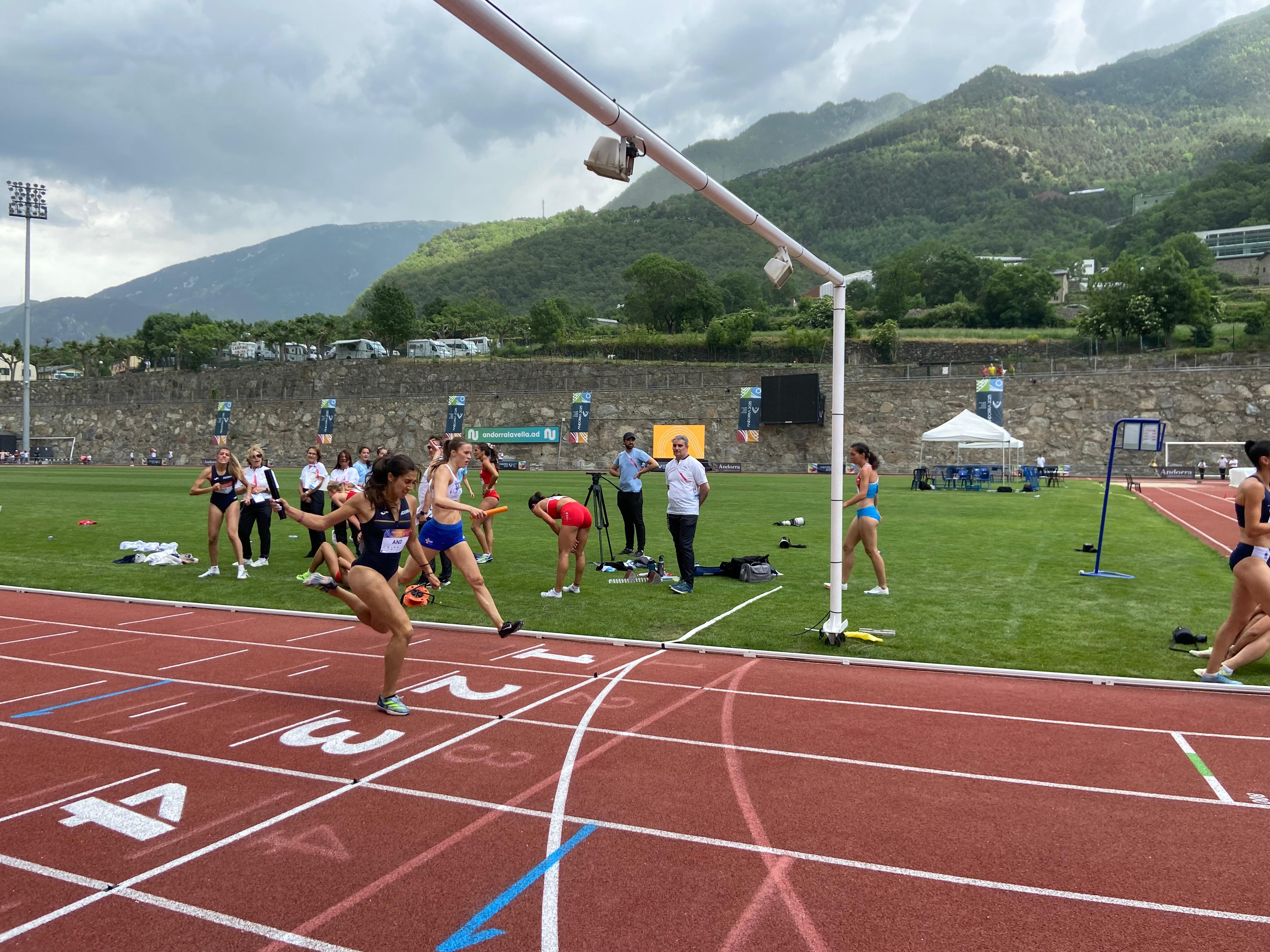 Duna Viñals, en el moment de l'arribada per aconseguir la medalla de plata.