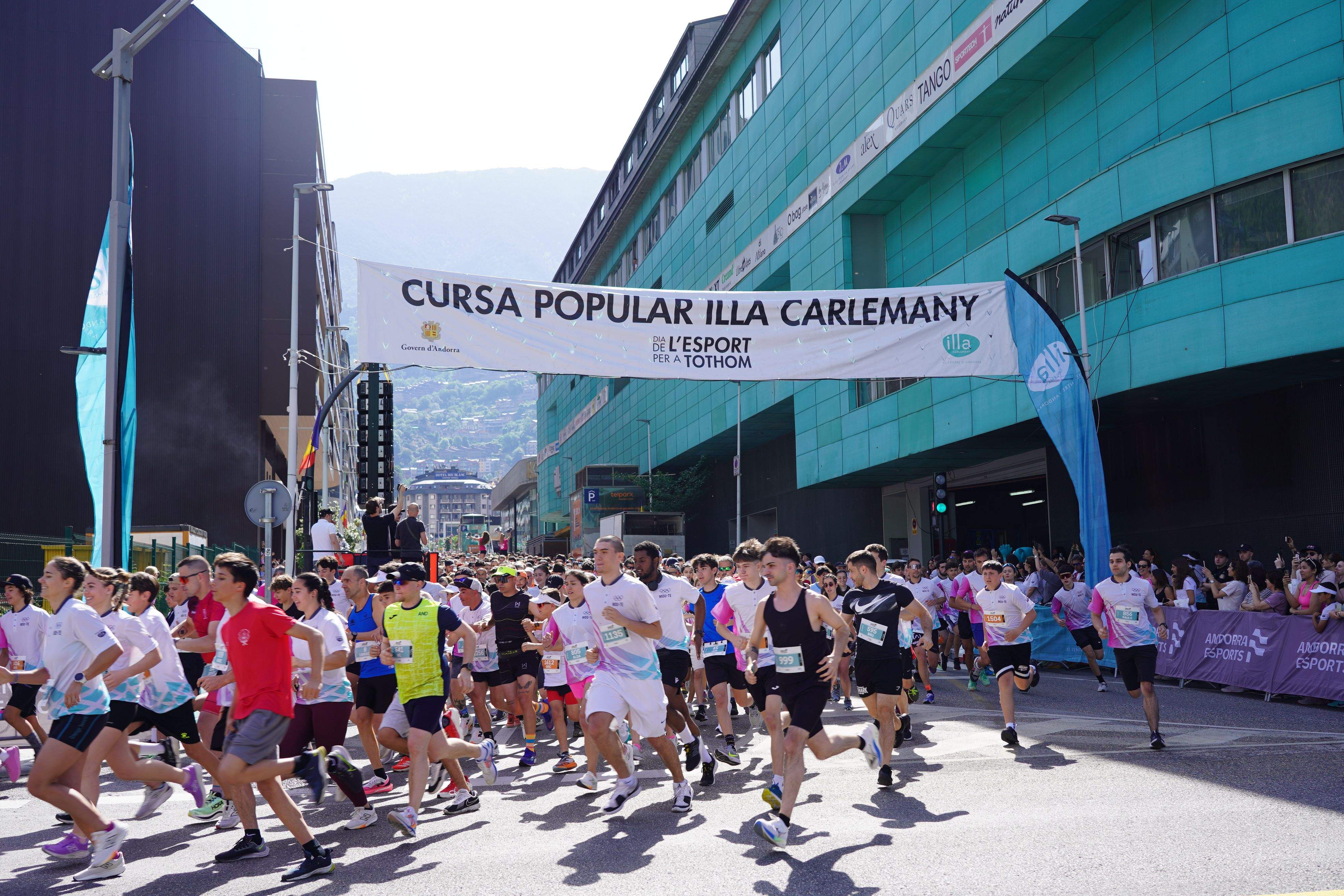 Un moment de la Cursa Popular Illa Carlemany.