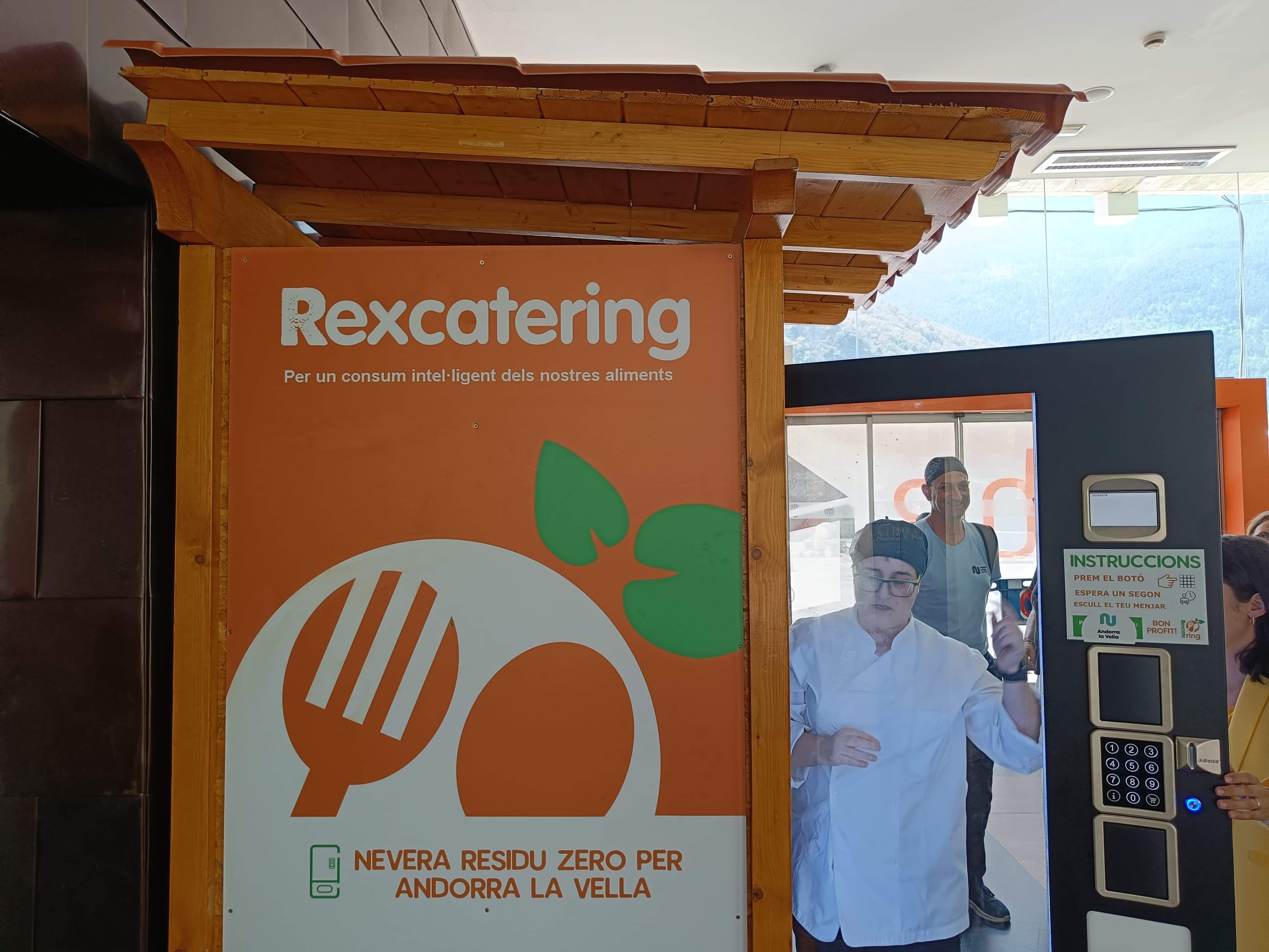 Màquina expenedora d'àpats del projecte Rexcatering.