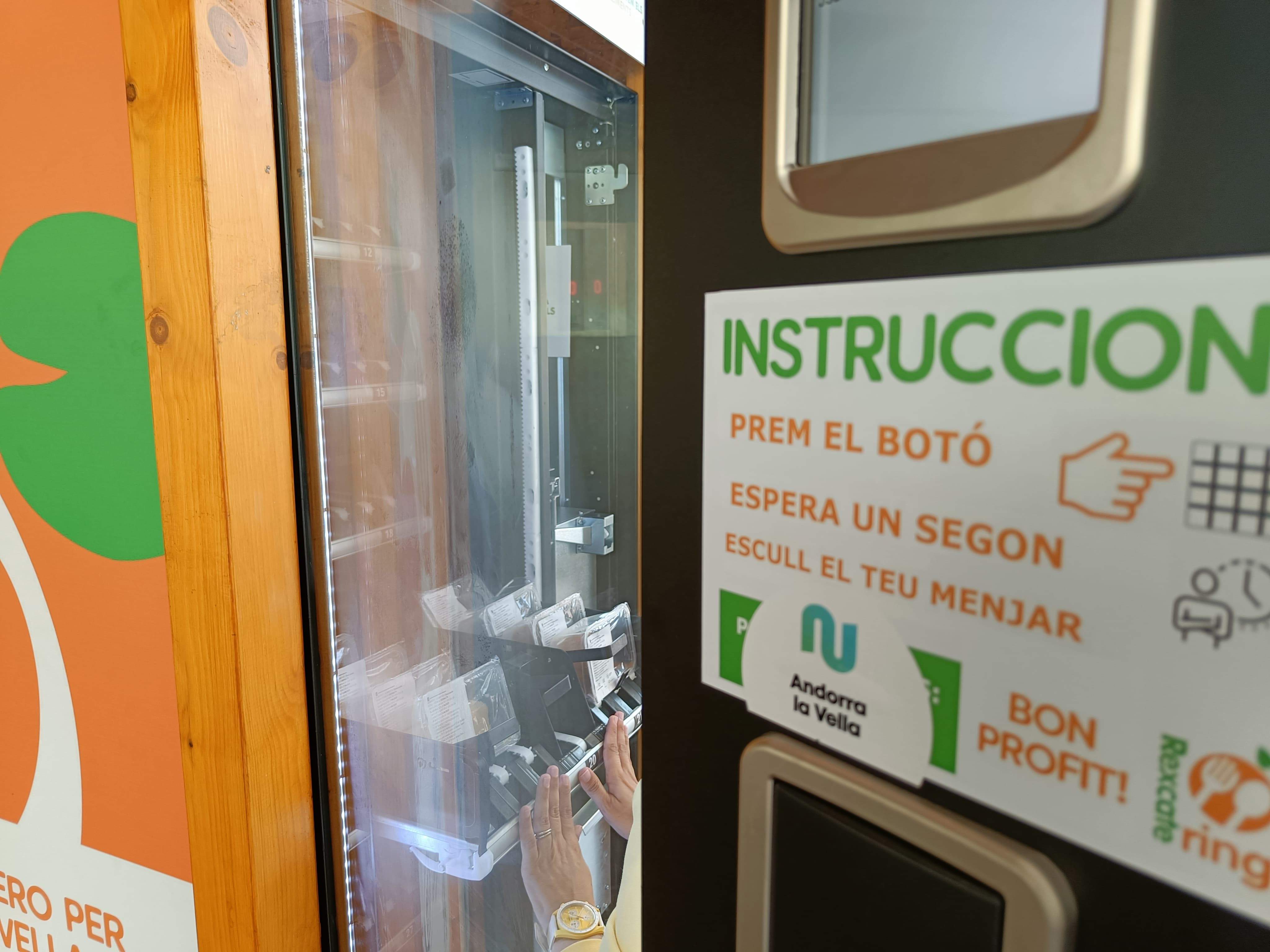 Màquina expenedora d'àpats del projecte Rexcatering.
