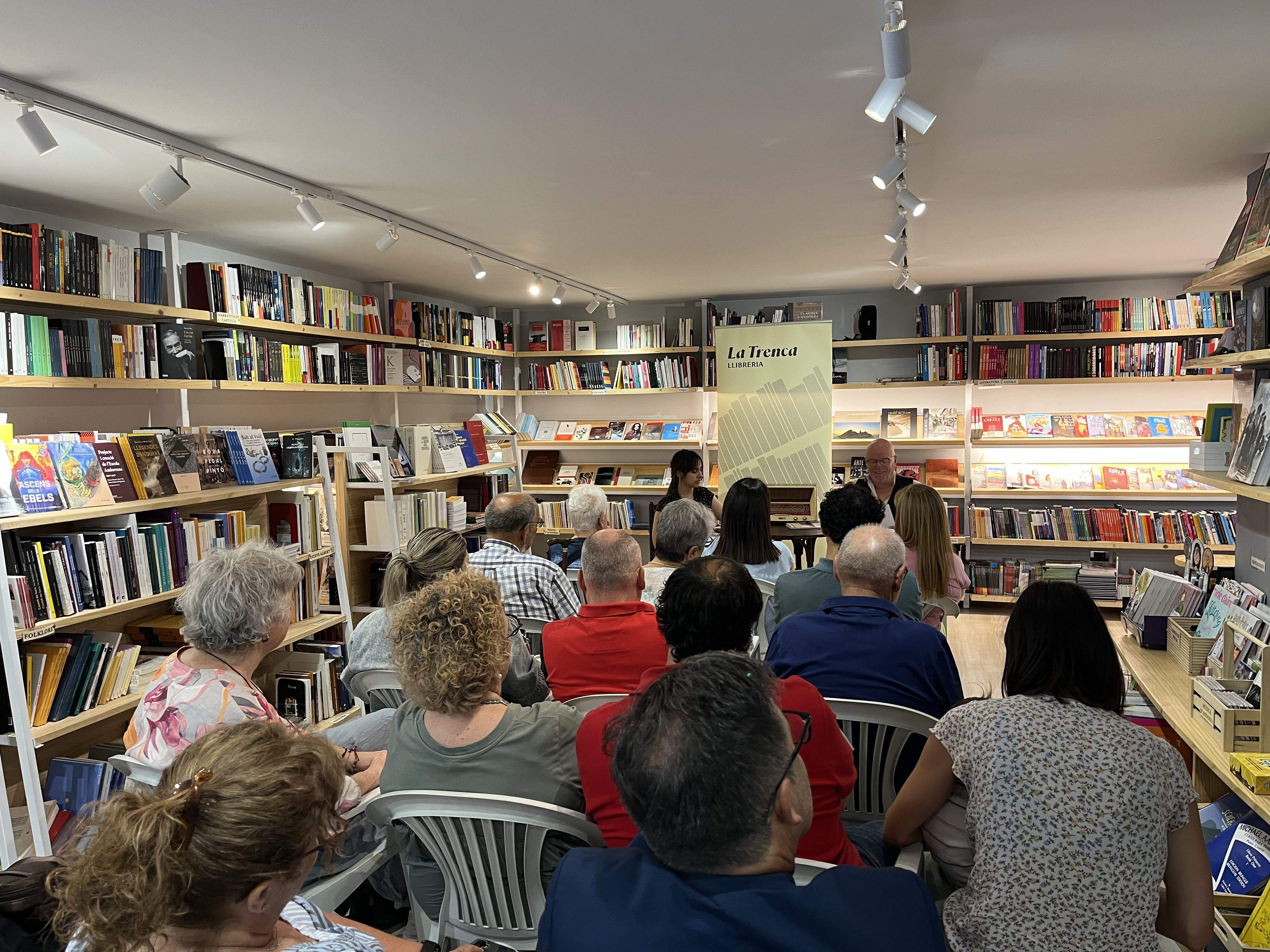Presentació del llibre Un any de la nostra vida de Xavier Fernández. La portaveu del Sindicat, Rebeca Bonache.