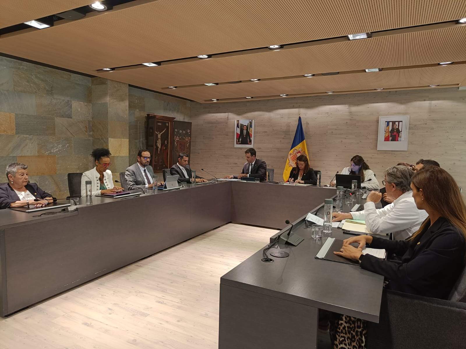 Un moment de la sessió del consell de comú d'Ordino.