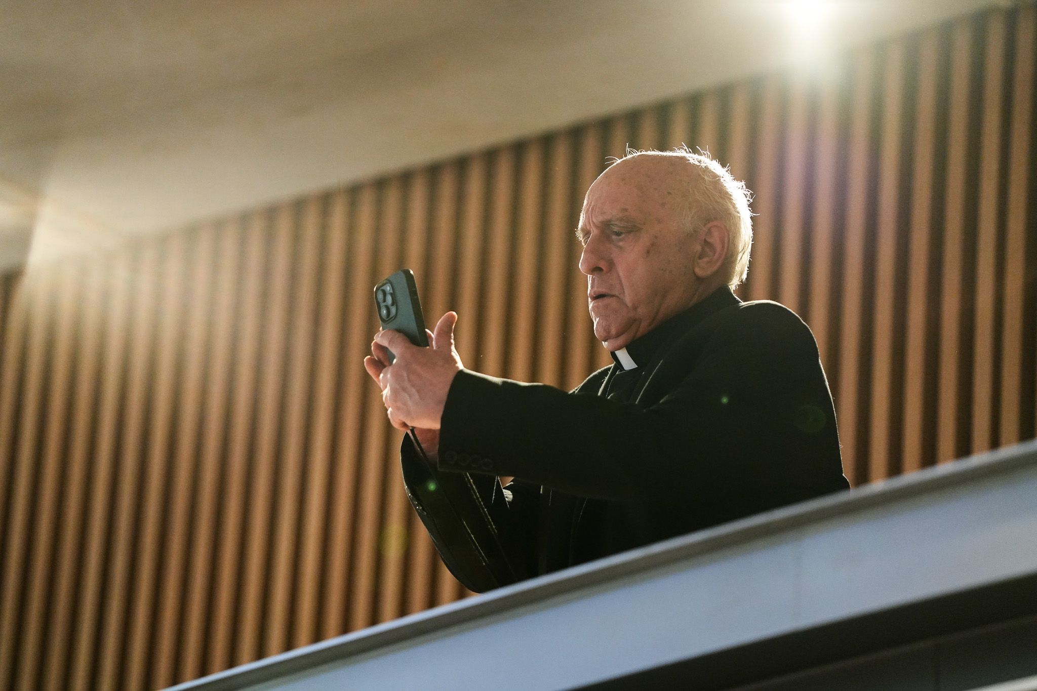 Mossèn Joan Fenosa immortalitzant la sessió. Mossèn Joan Fenosa immortalitzant la sessió.