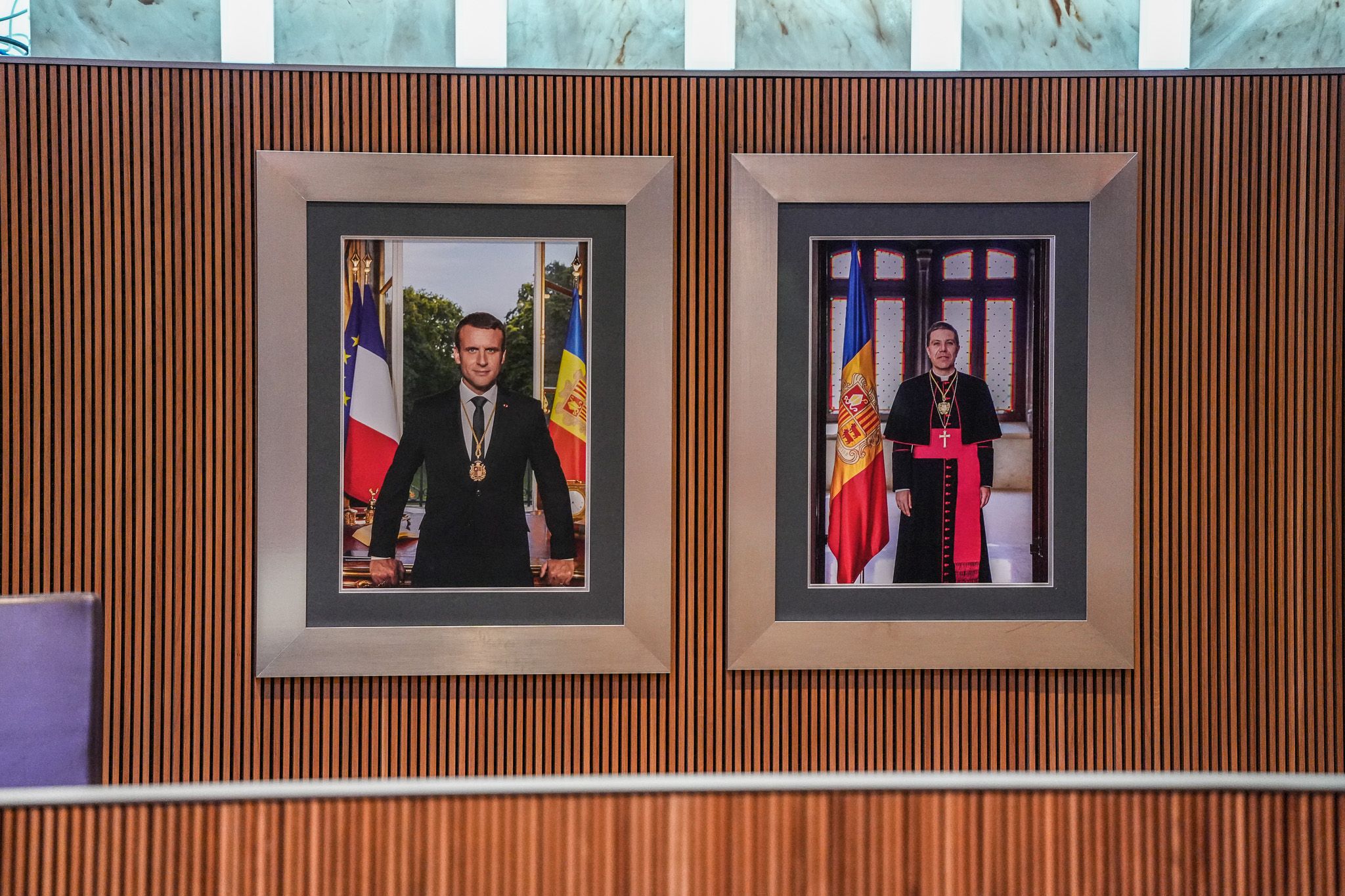 Els retrats oficials dels dos Coprínceps. Els retrats oficials dels dos Coprínceps.