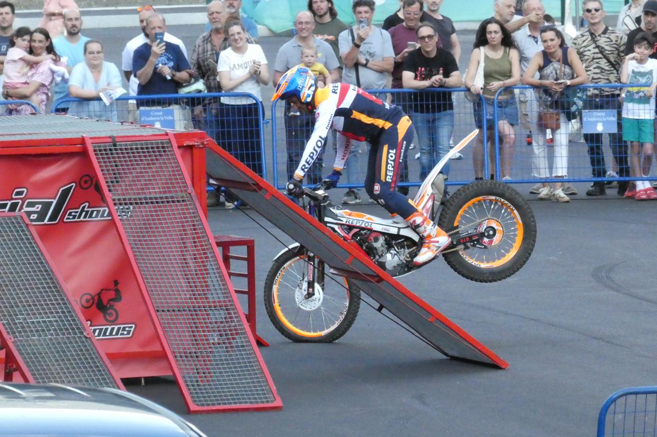 Toni Bou durant l’exhibició al Motand 2025. Toni Bou durant l’exhibició al Motand 2025.