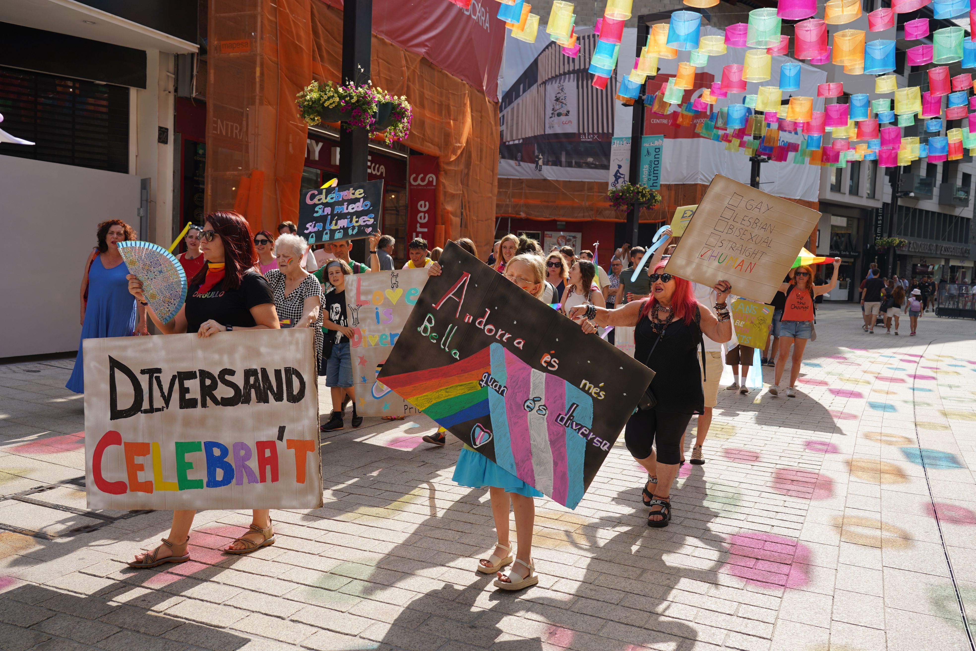 Participants a la marxa del dia de l'orgull.