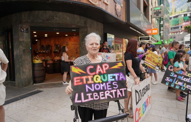 I els més grans també, acompanyant als nets.