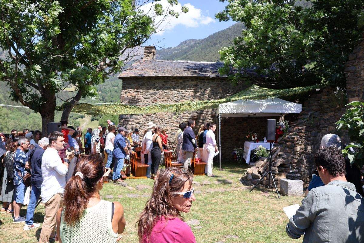 Missa al Serrat, a Ordino, per celebrar Sant Pere.