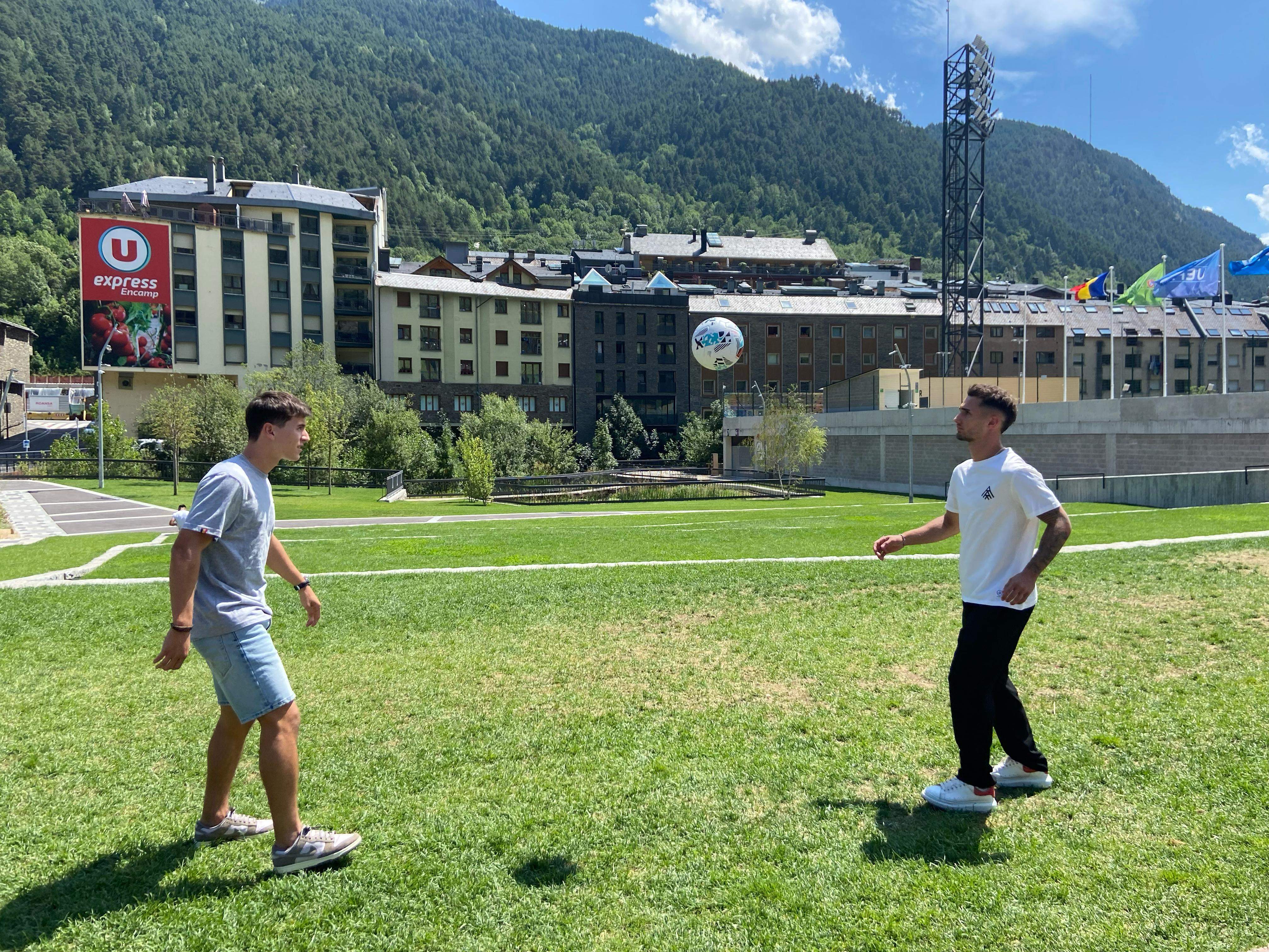 Els dos jugadors han pogut mostrar les seves habilitats als exteriors del Parc de l'Ossa. Els dos jugadors han pogut mostrar les seves habilitats als exteriors del Parc de l'Ossa.