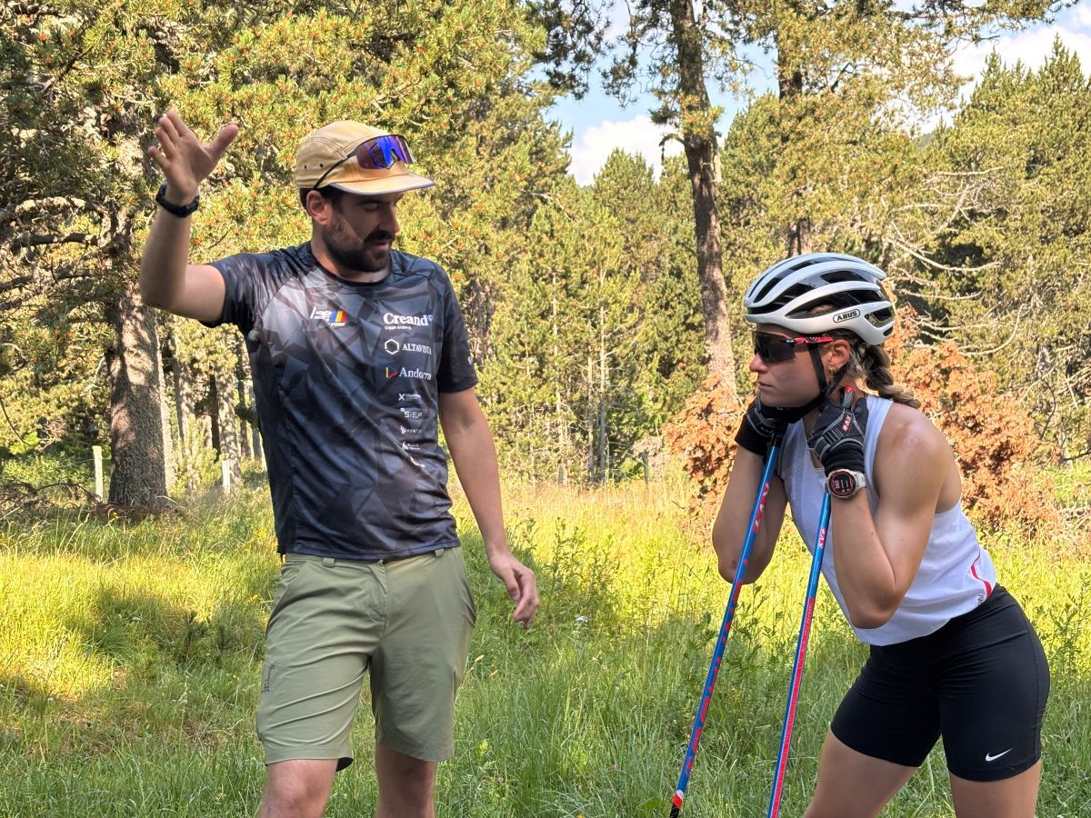 Gina del Rio, escoltant les indicacions de Xabier del Val. Gina del Rio, escoltant les indicacions de Xabier del Val.