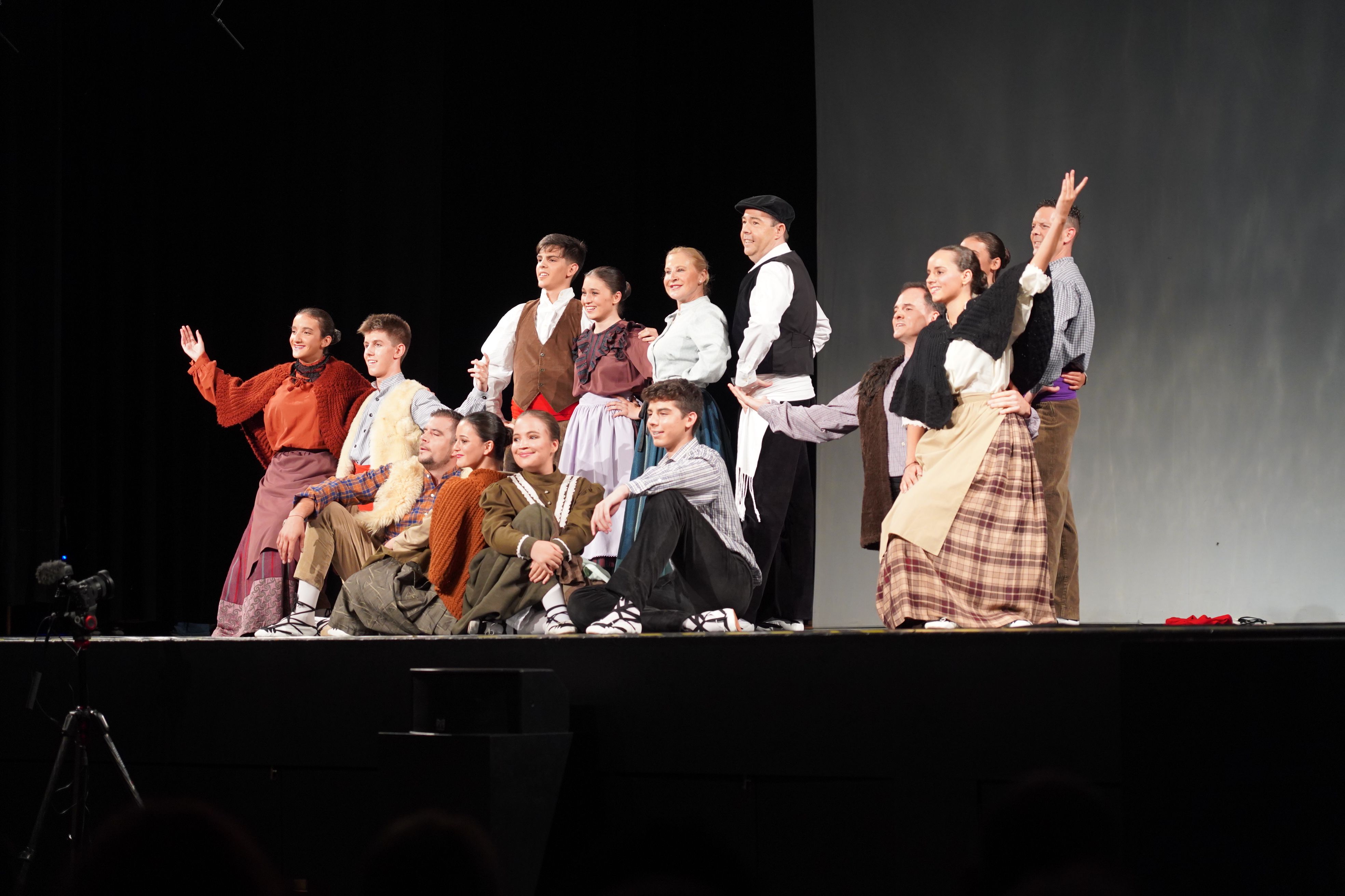 Alguns dels membres de l'Esbart. Alguns dels membres de l'Esbart.