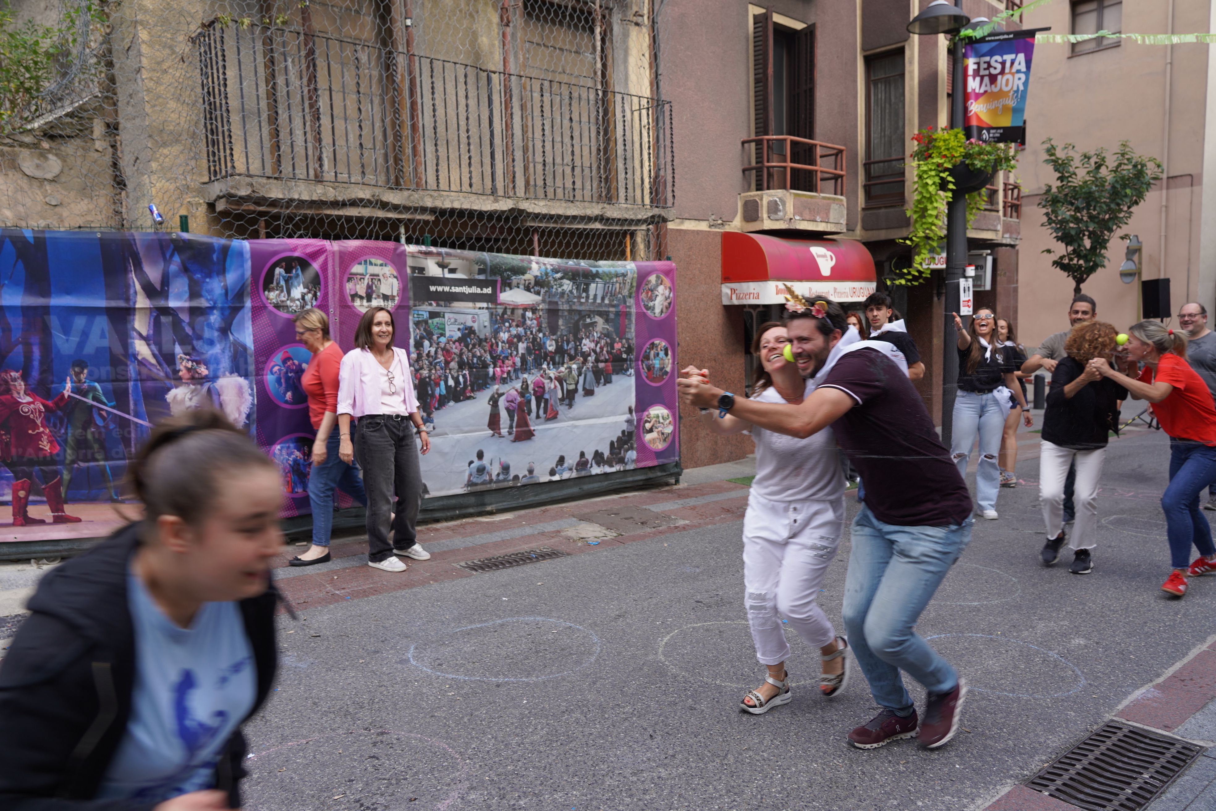 Cairat i Codina en plena gimcana. Cairat i Codina en plena gimcana.