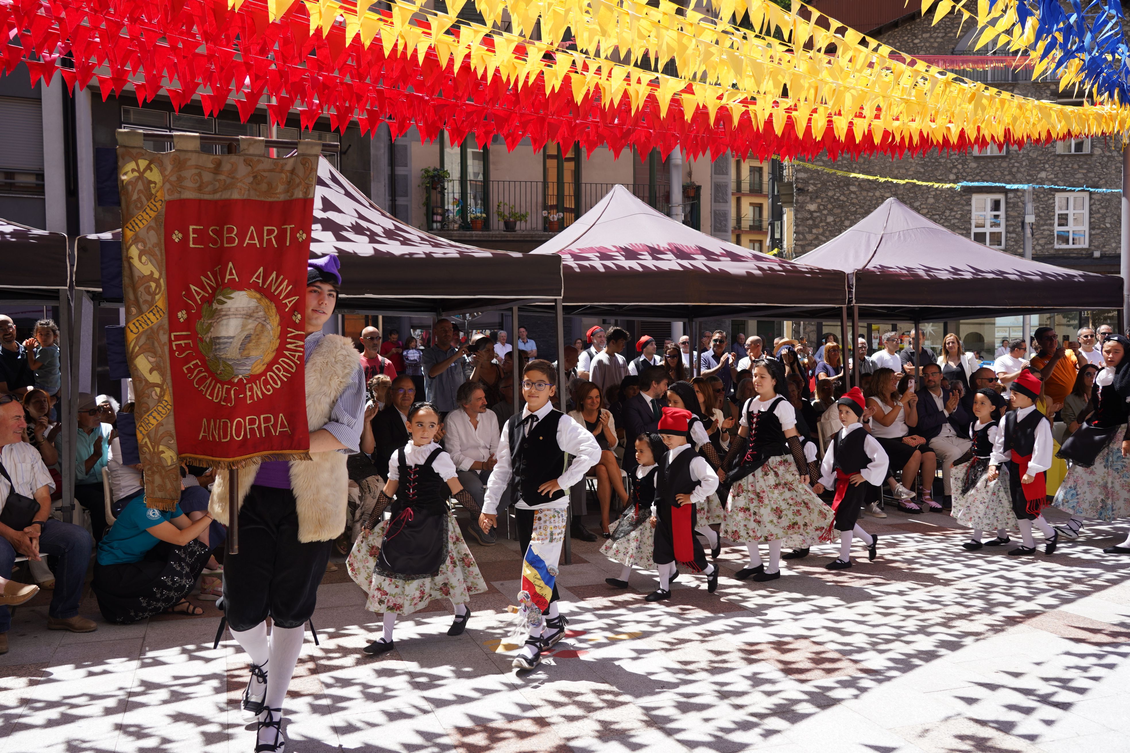 L'inici de l'actuació. L'inici de l'actuació.