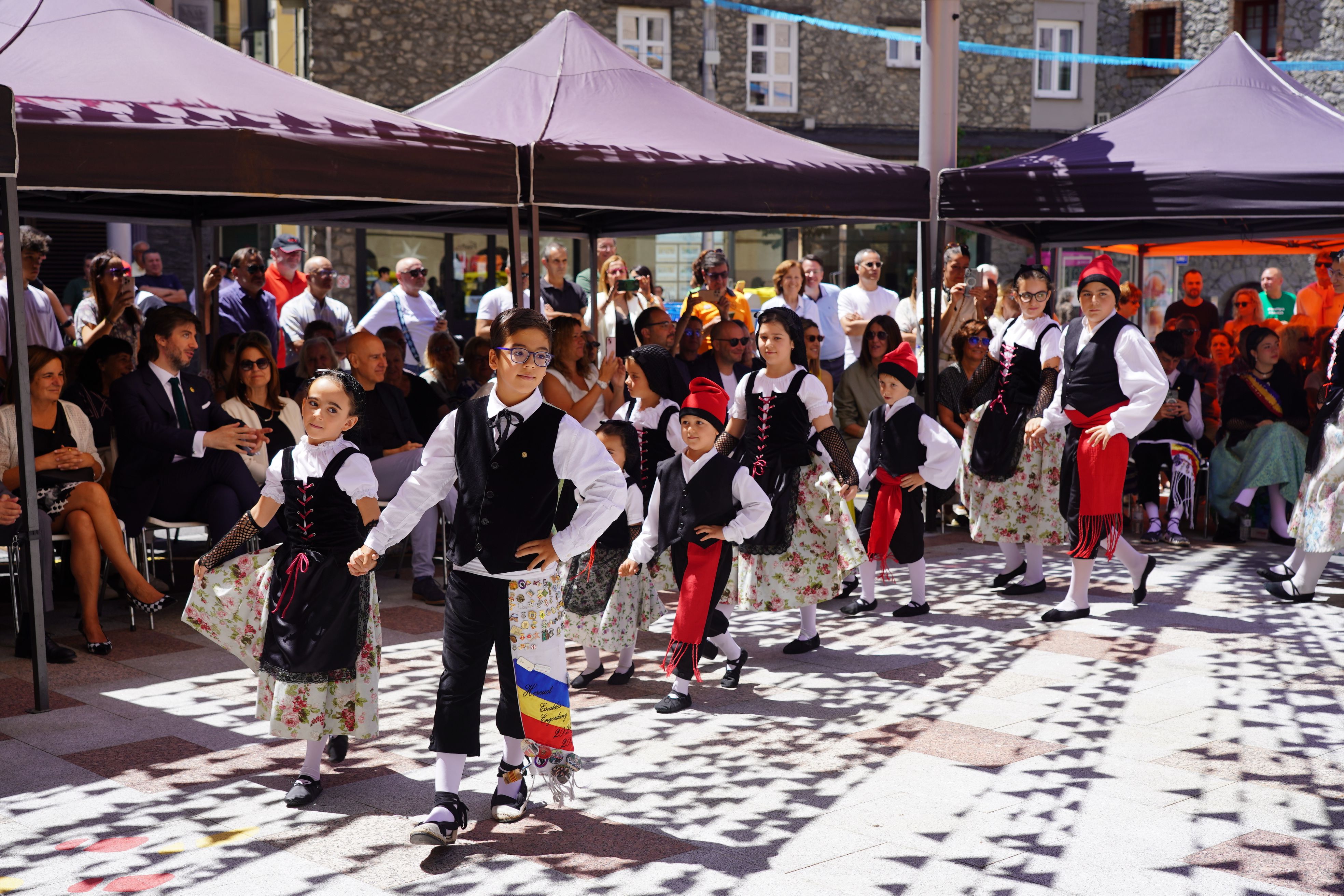 Els més petits, concentrats. Els més petits, concentrats.