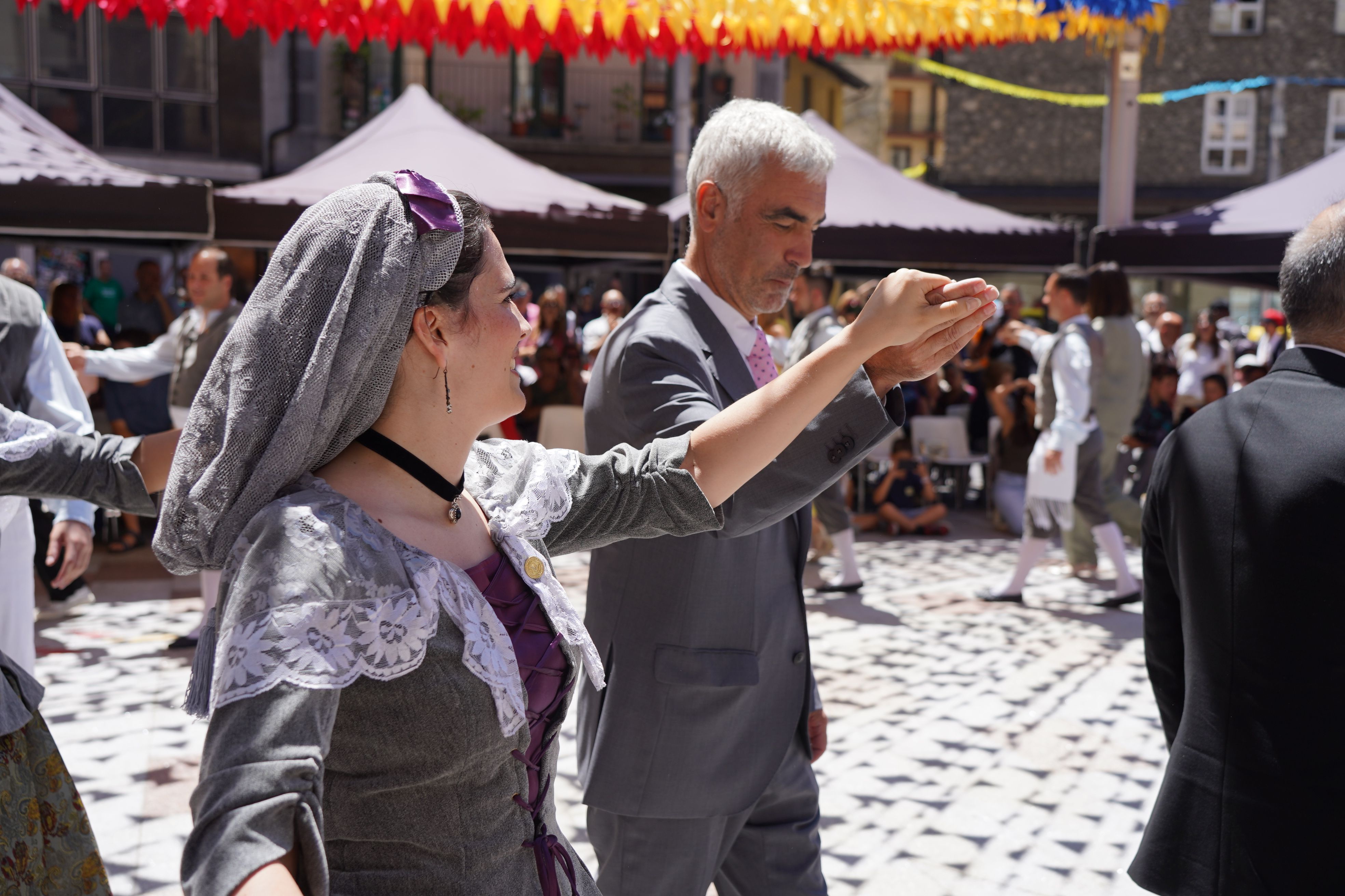 El conseller general Marc Magallon també ha ballat. El conseller general Marc Magallon també ha ballat.