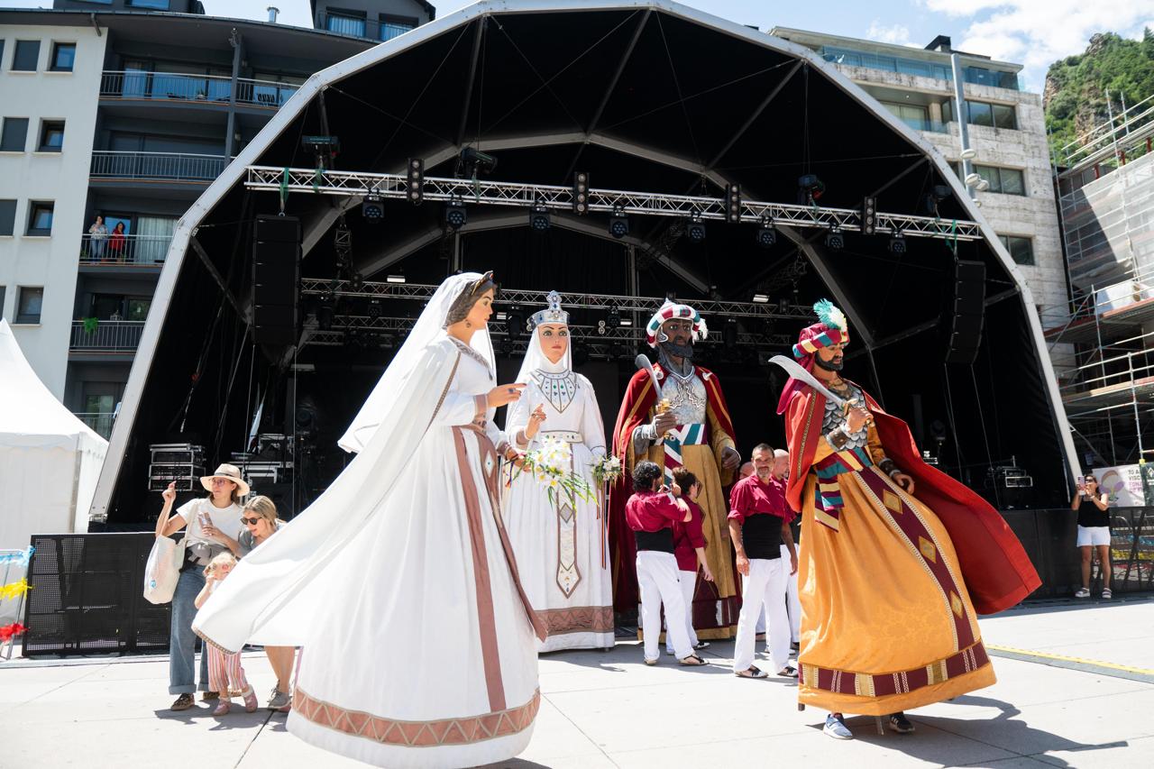Fi de camí a la plaça Germandat. Fi de camí a la plaça Germandat.