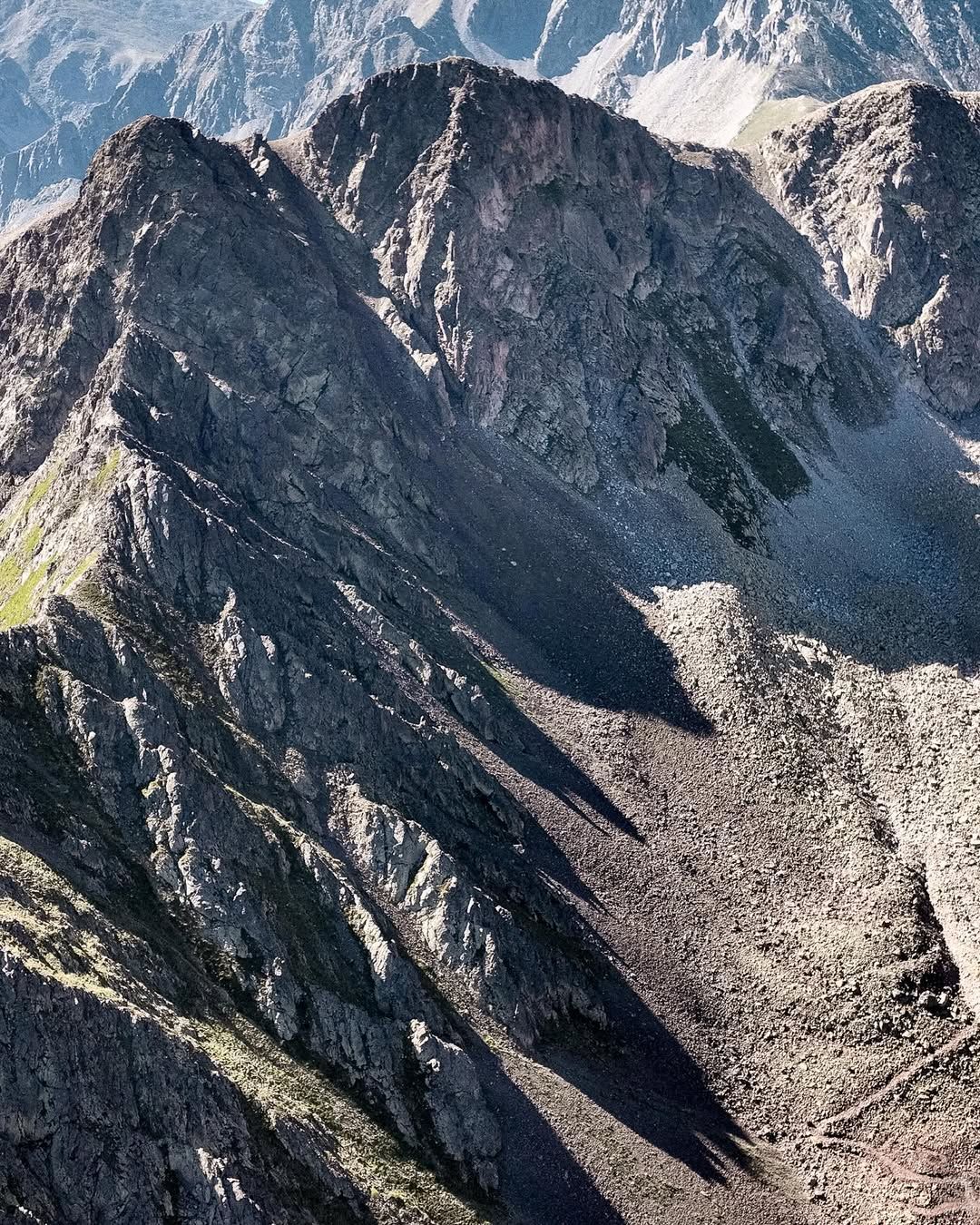 El Clot de la Menera, vist des de l'helicòpter. El Clot de la Menera, vist des de l'helicòpter.