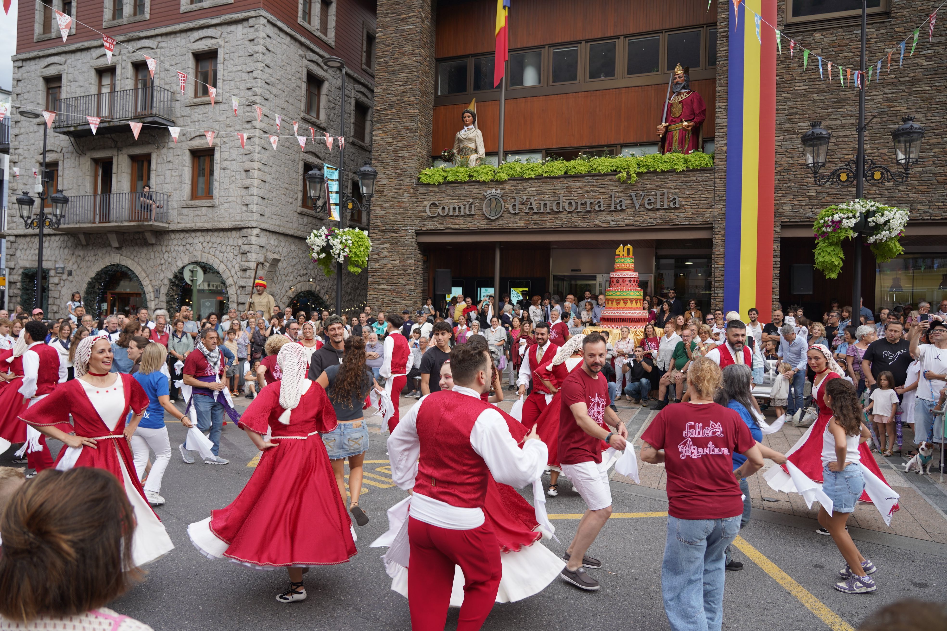Un moment de la dansa del pregó. Un moment de la dansa del pregó.
