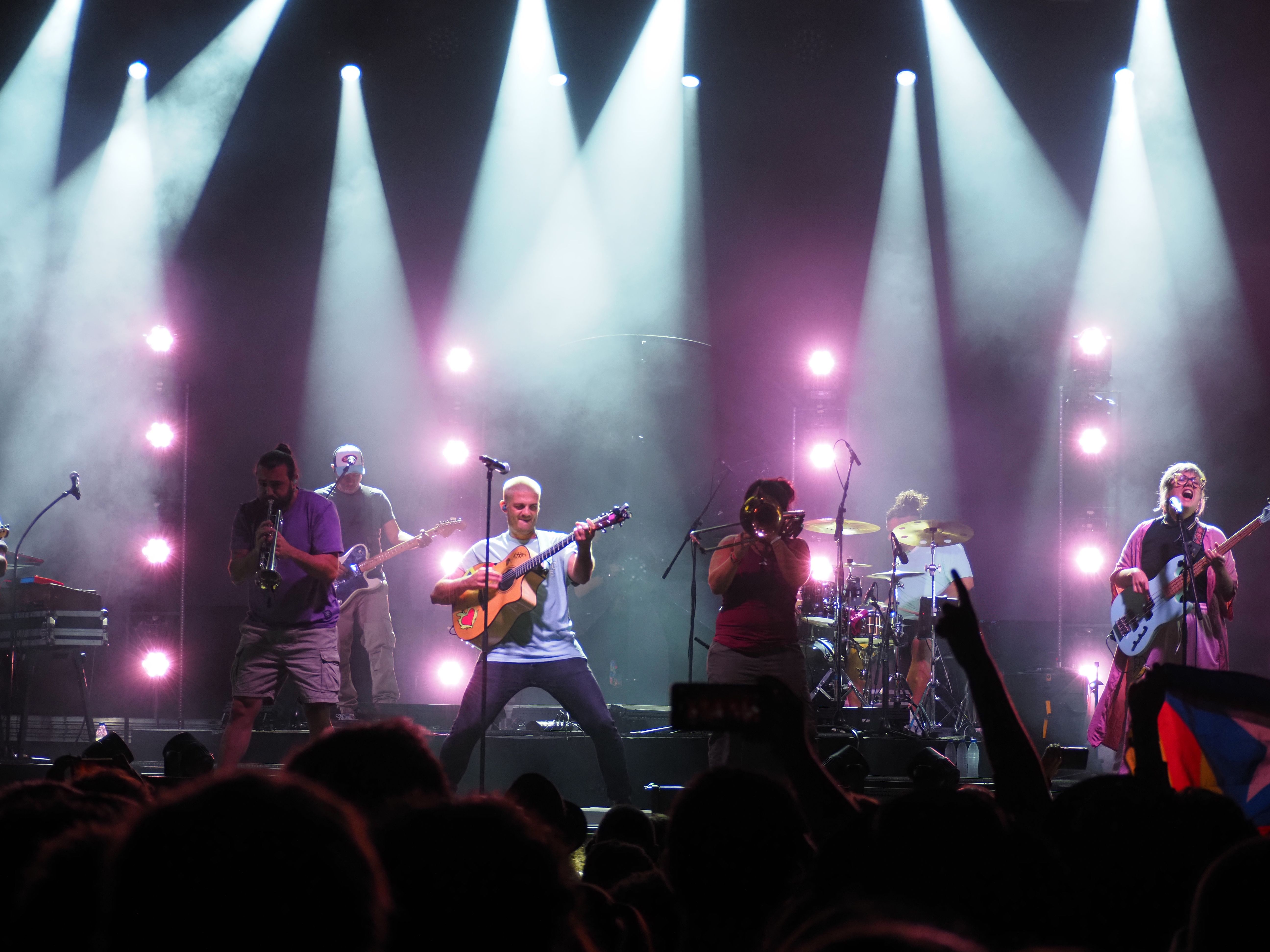 Un instant del concert d'Els Catarres. Un instant del concert d'Els Catarres.