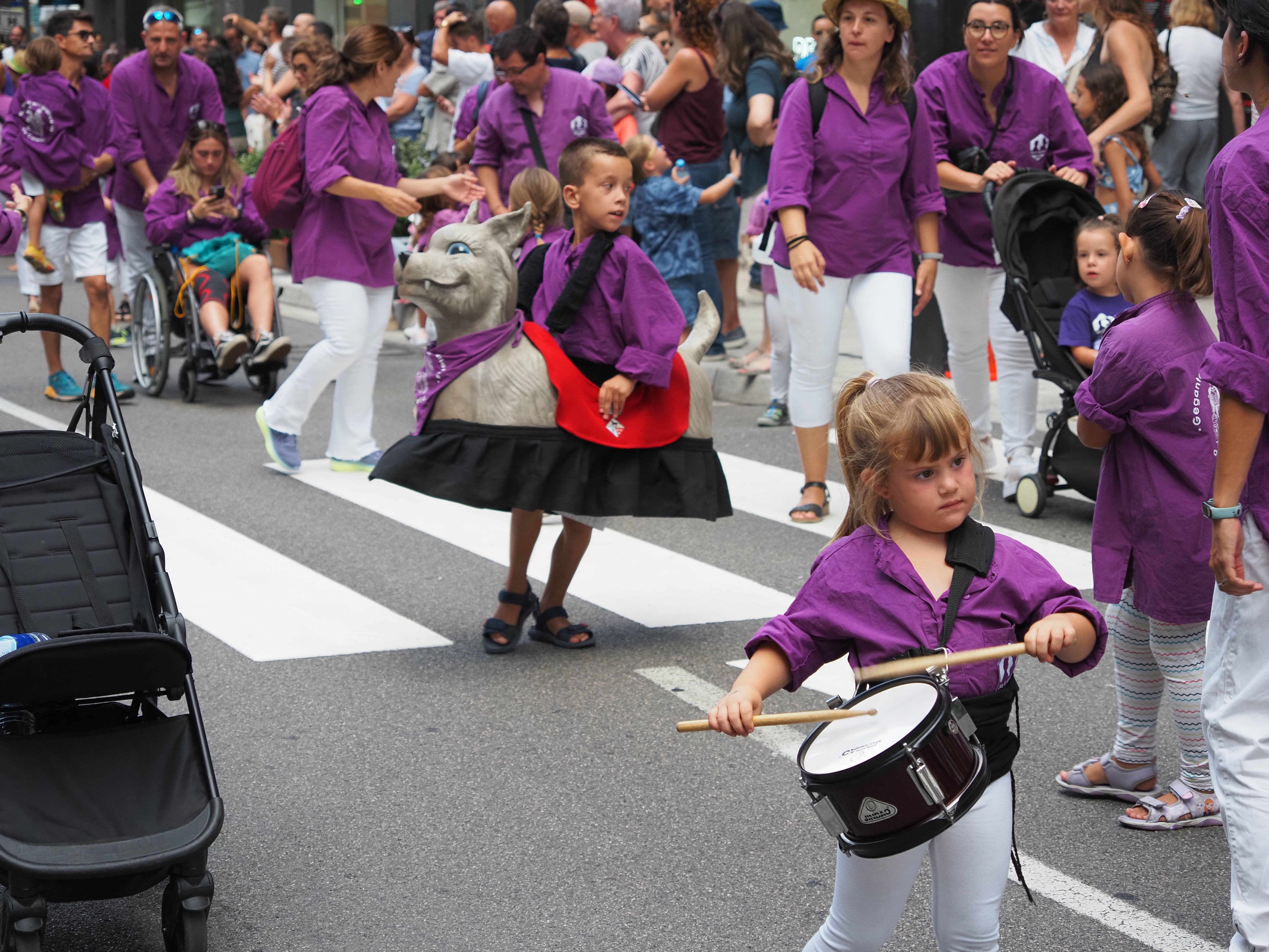 Infants de la colla gegantera de Calella. Infants de la colla gegantera de Calella.