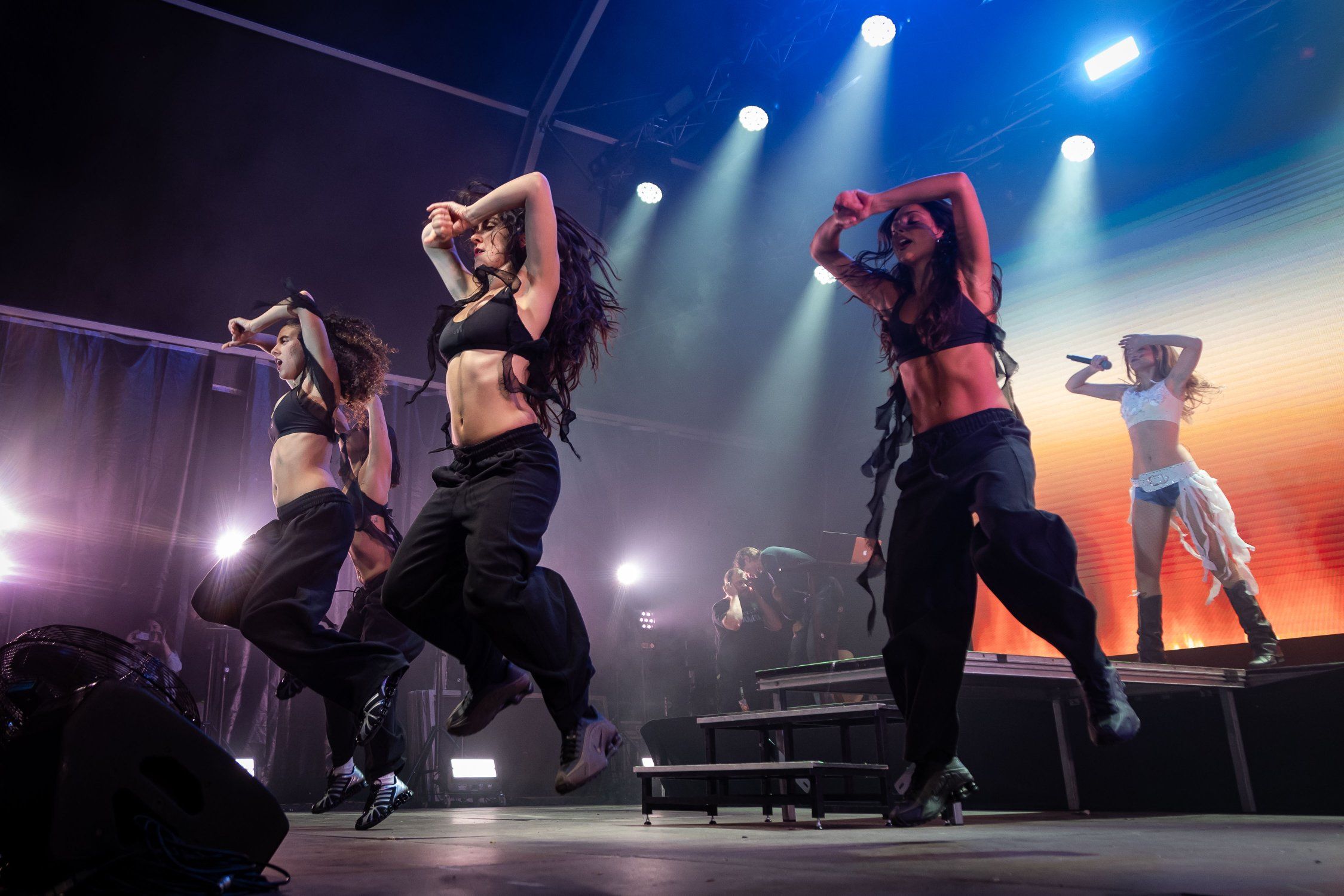 El cos de ballarines és molt important en el xou de Julieta. El cos de ballarines és molt important en el xou de Julieta.