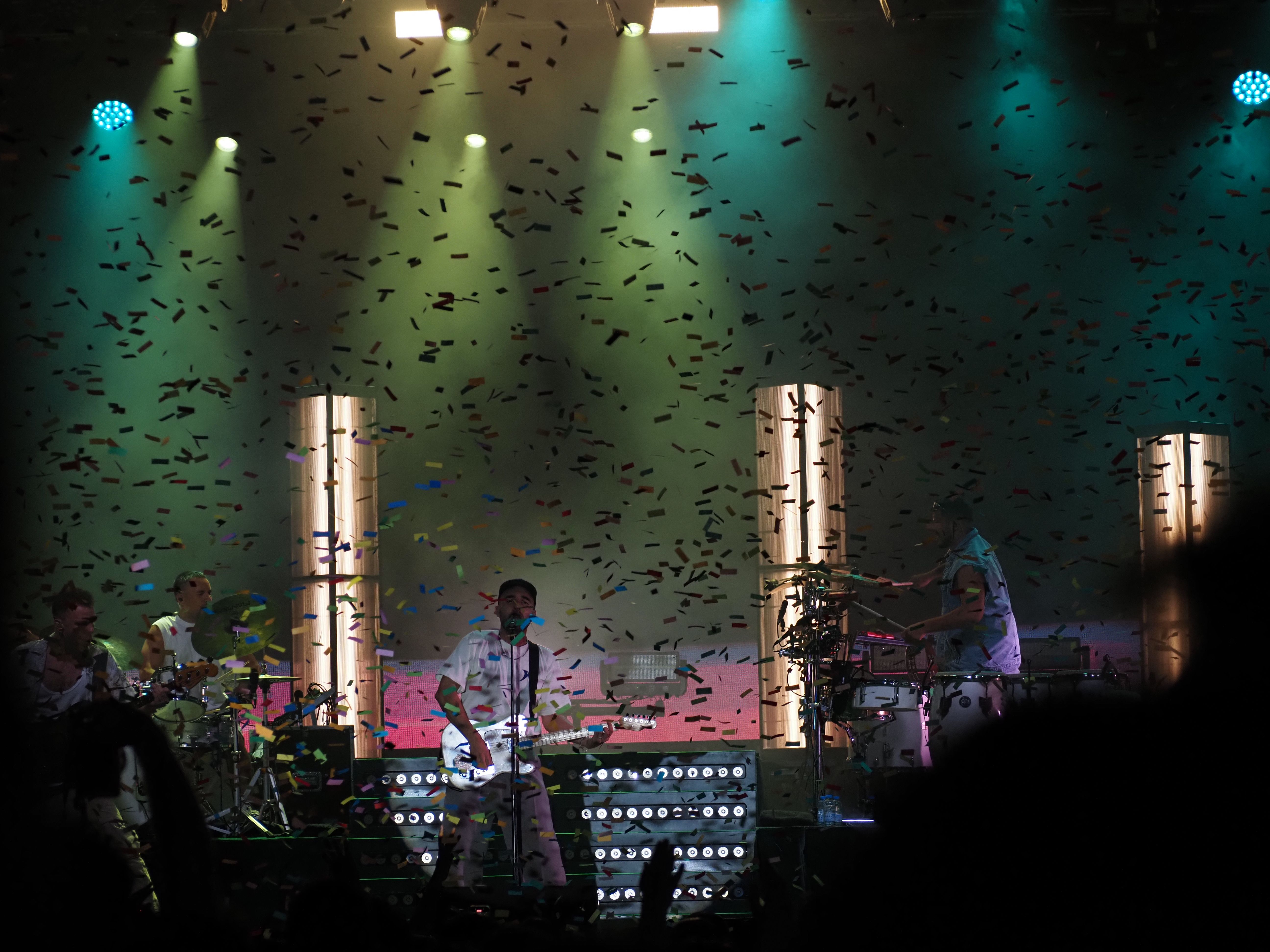 El confetti també ha estat present a la plaça de les Arcades. El confetti també ha estat present a la plaça de les Arcades.