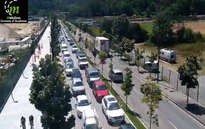 Imatge de les càmeres de Mobilitat de l'av. Enclar aquest migdia. Imatge de les càmeres de Mobilitat de l'av. Enclar aquest migdia.