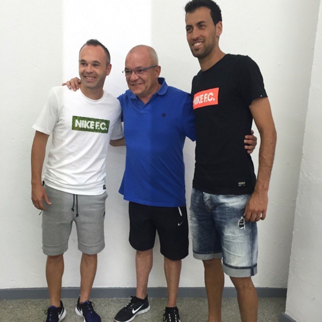 Andrés Iniesta i Sergio Busquets, dos convidats d'honor al Nike Camp. Andrés Iniesta i Sergio Busquets, dos convidats d'honor al Nike Camp.