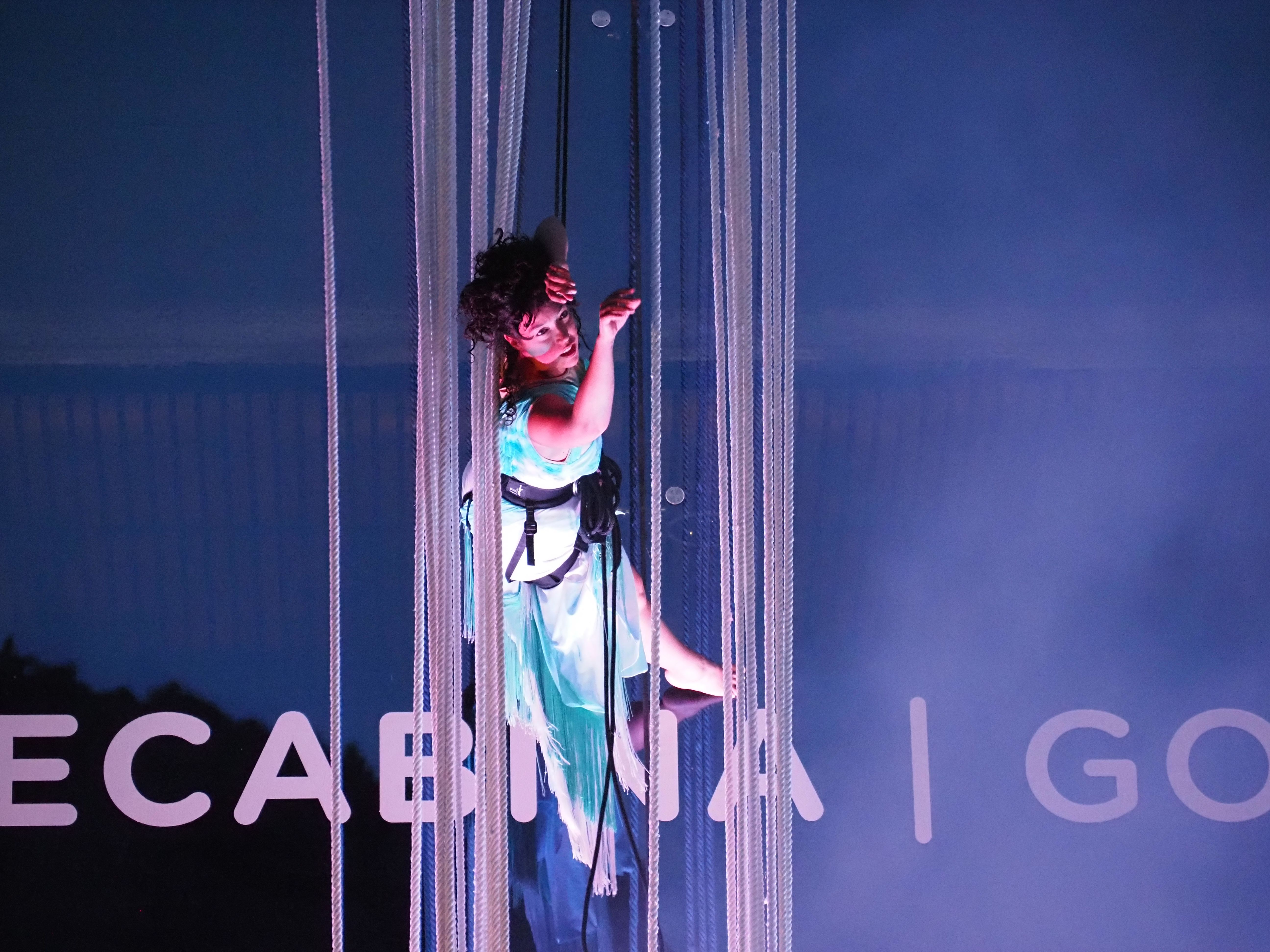 'Goja' ha ofert una proposta de dansa vertical a l'edifici del Telecabina. 'Goja' ha ofert una proposta de dansa vertical a l'edifici del Telecabina.