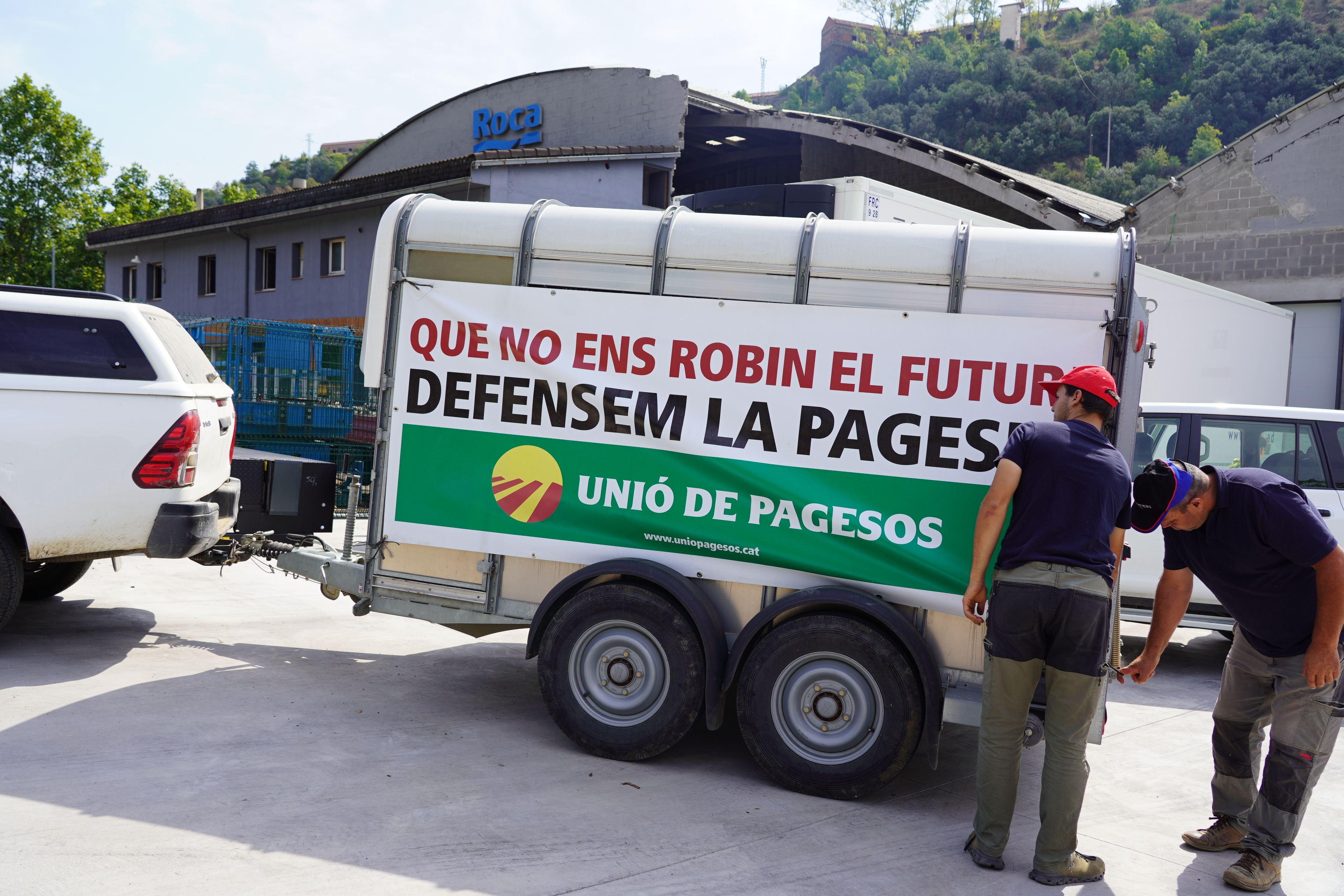 Els pagesos de l’Alt Urgell avisen que si no arriben solucions les protestes “aniran a més” Els pagesos de l’Alt Urgell avisen que si no arriben solucions les protestes “aniran a més”