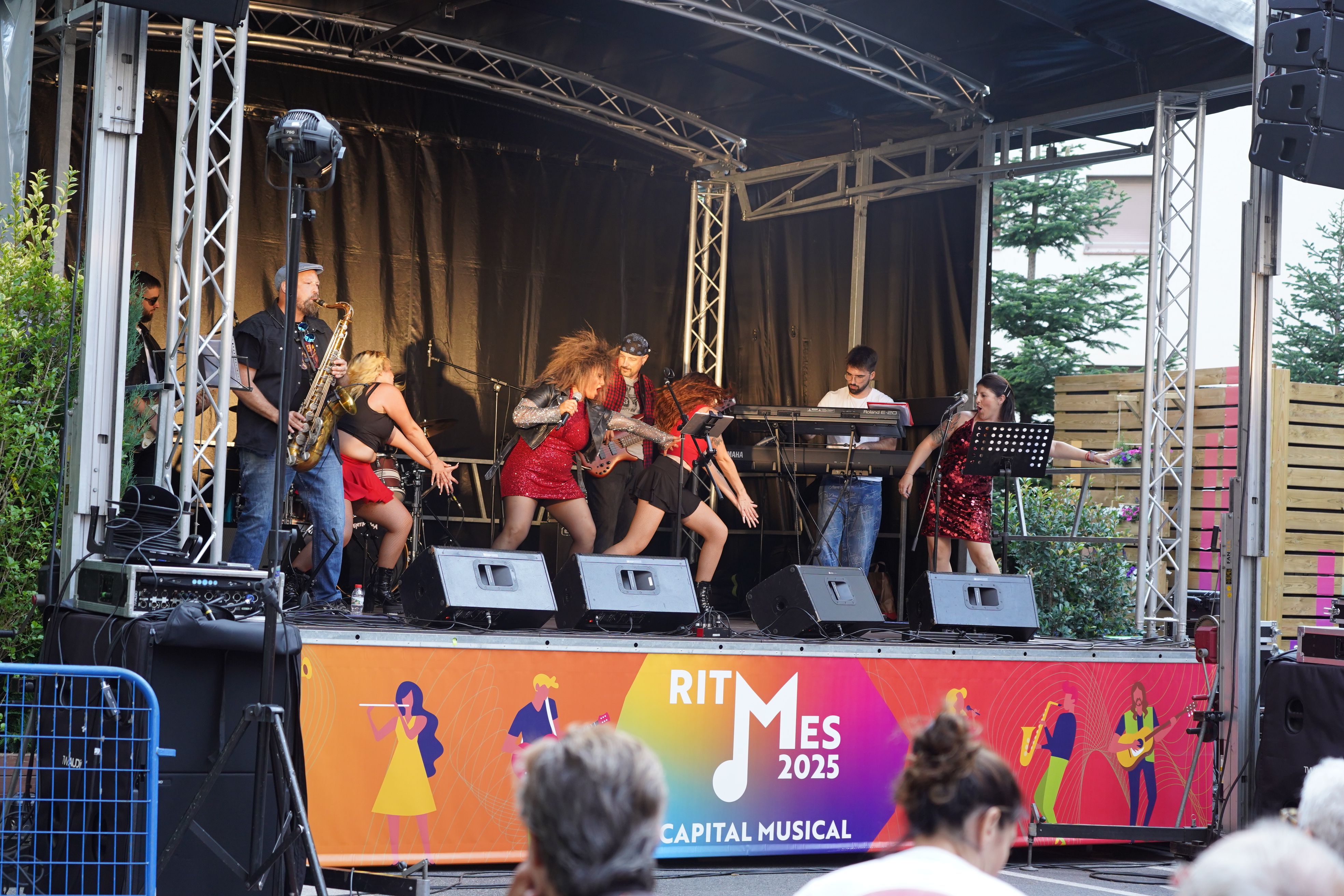 Un moment del concert. Un moment del concert.