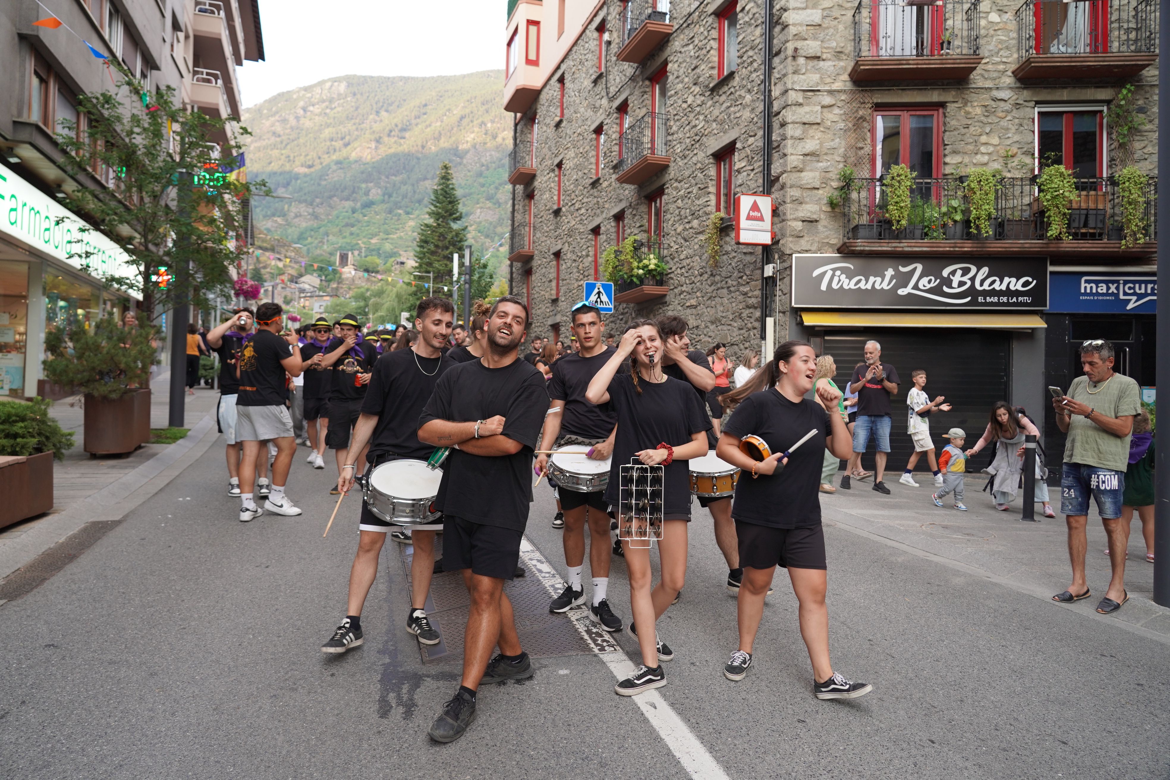 El grup acabant un dels temes. El grup acabant un dels temes.