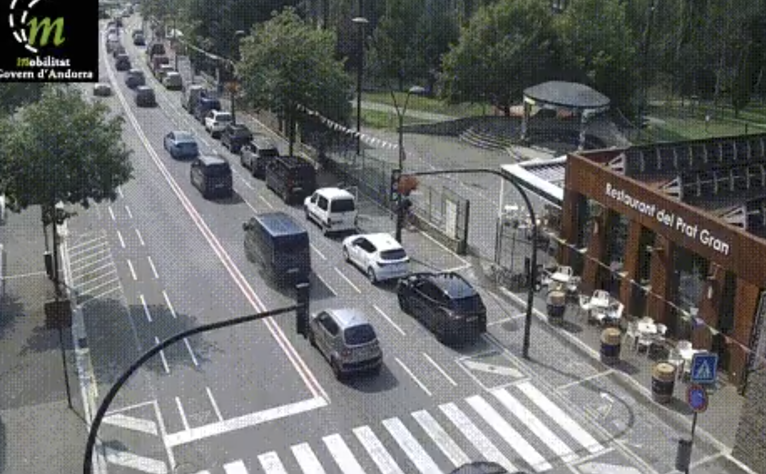 Cues per travessar la Massana en sentit sud.