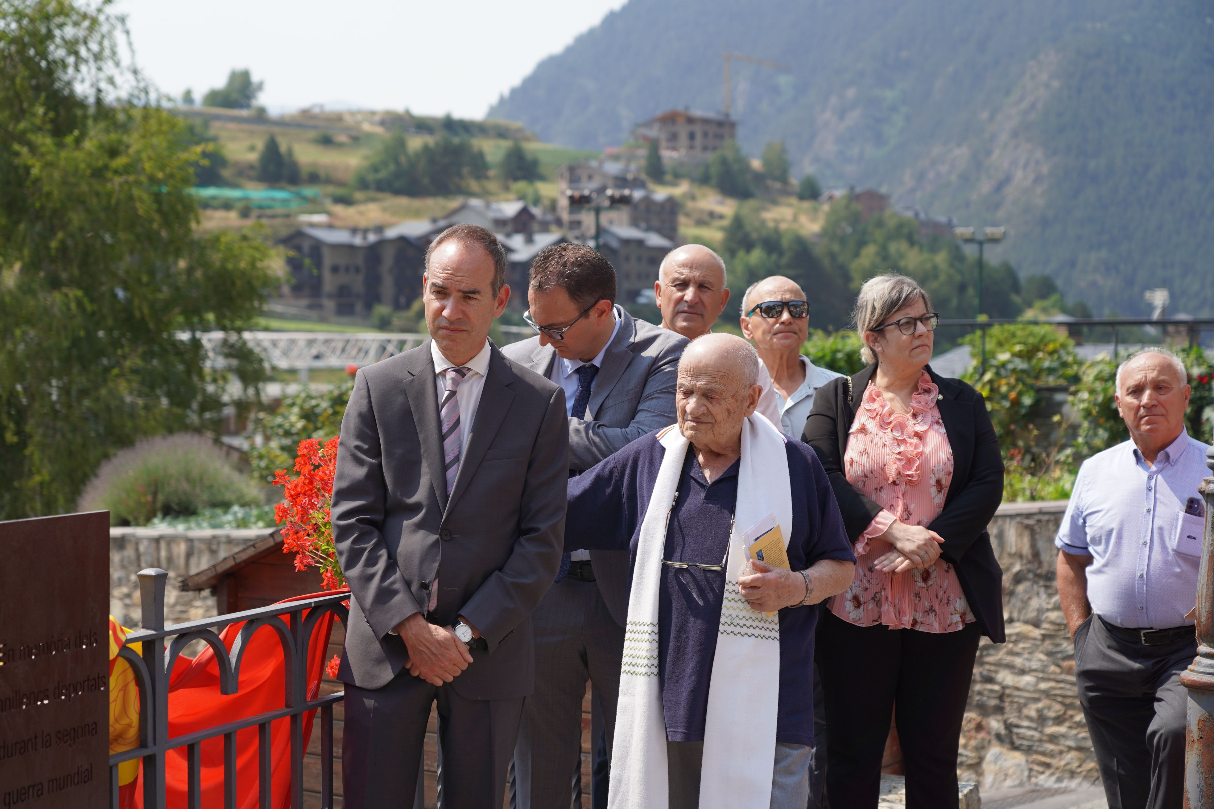 Alcobé, aquest matí durant les celebracions de Sant Roc a Canillo, al costat de mossèn Ramon.