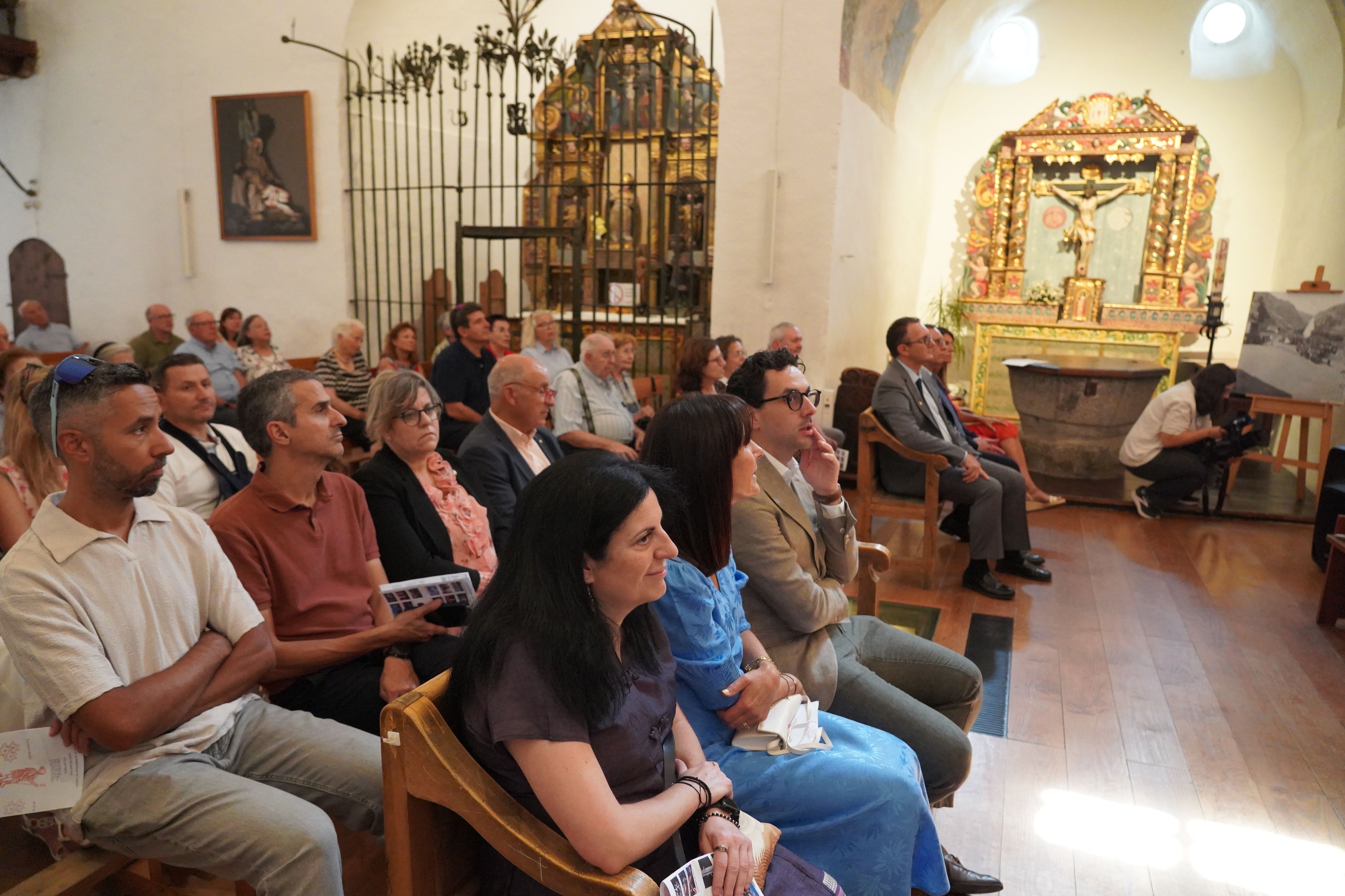 Autoritats a primera fila a la missa de Sant Roc. Autoritats a primera fila a la missa de Sant Roc.