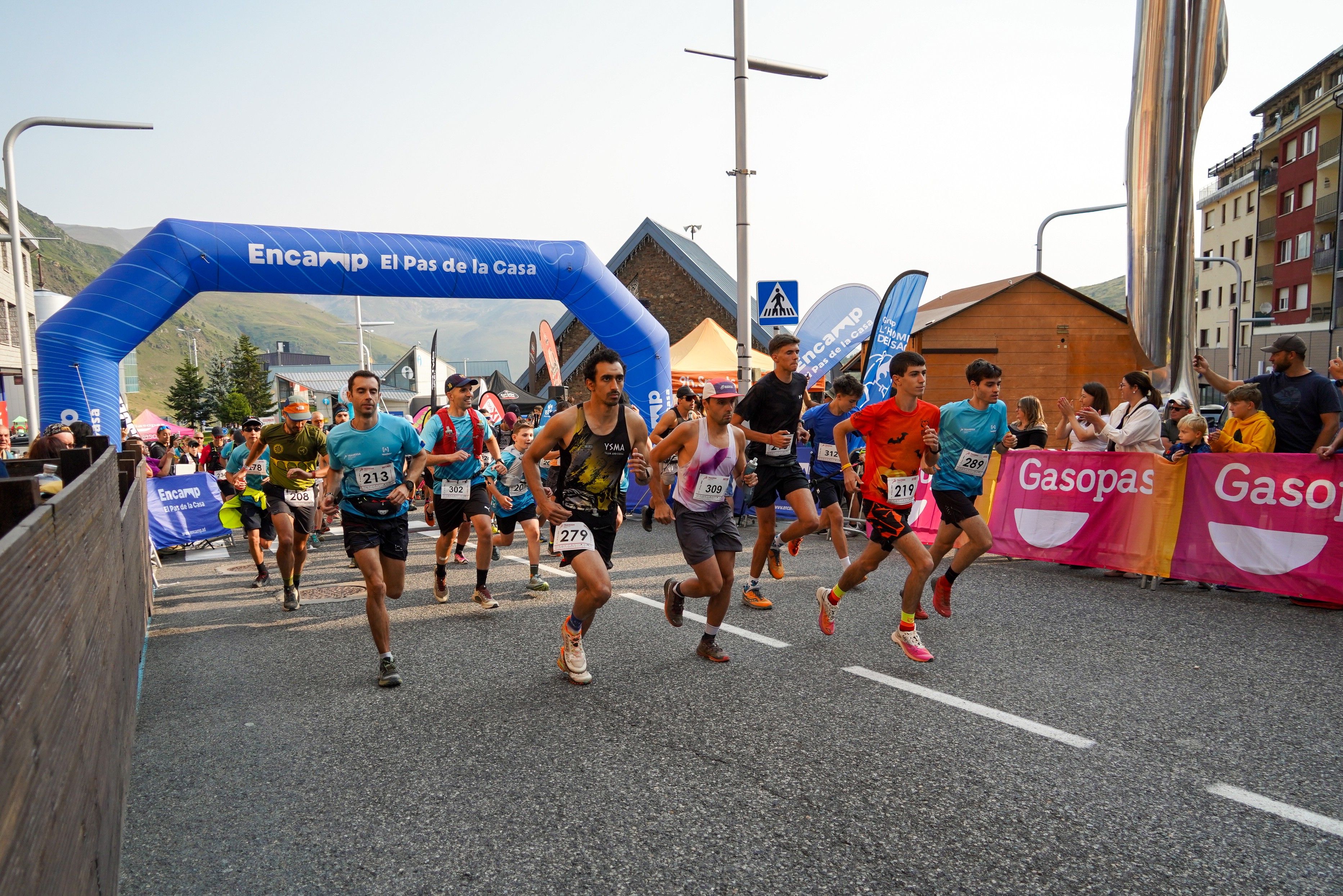 La sortida d'una de les proves de la Travessa del Pas.