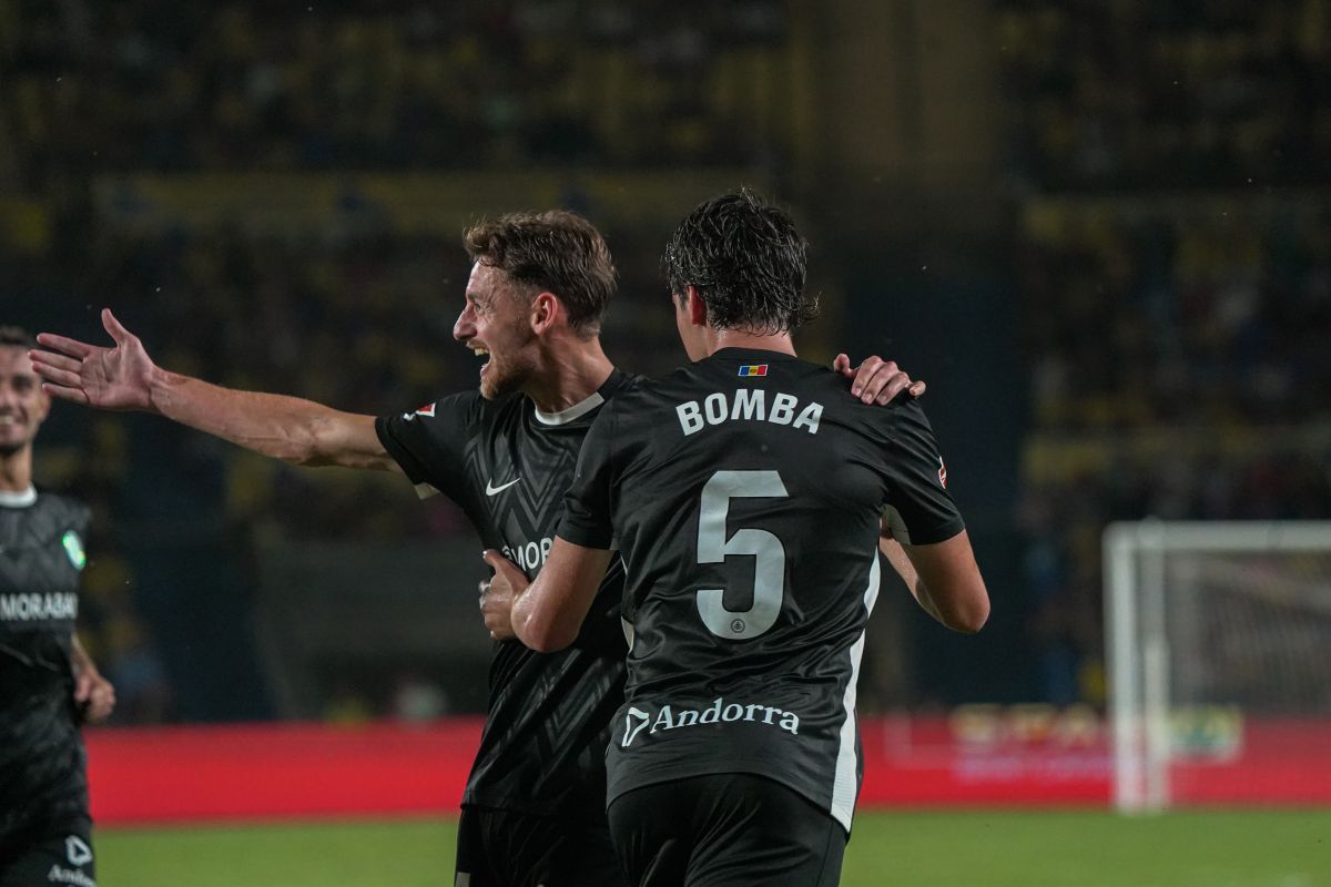 El capità Sergio Molina i Bomba, celebrant el gol de l'empat de l'FC Andorra.