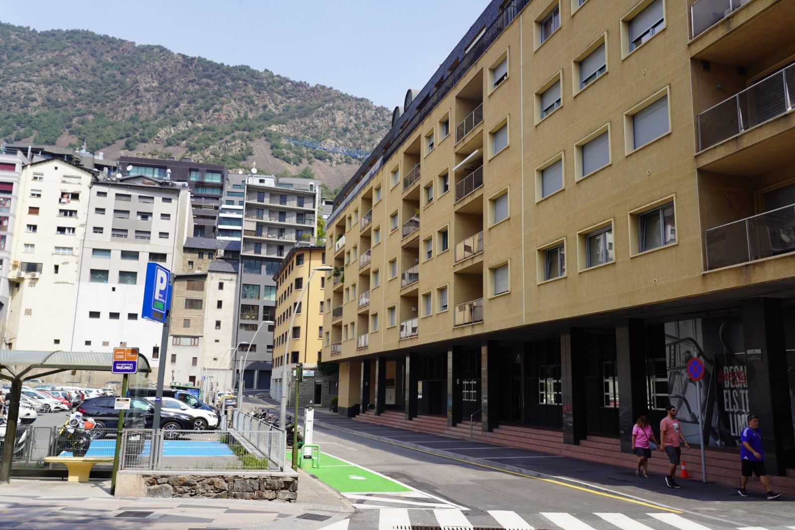 Una imatge del carrer Pompeu Fabra aquest migdia. Una imatge del carrer Pompeu Fabra aquest migdia.