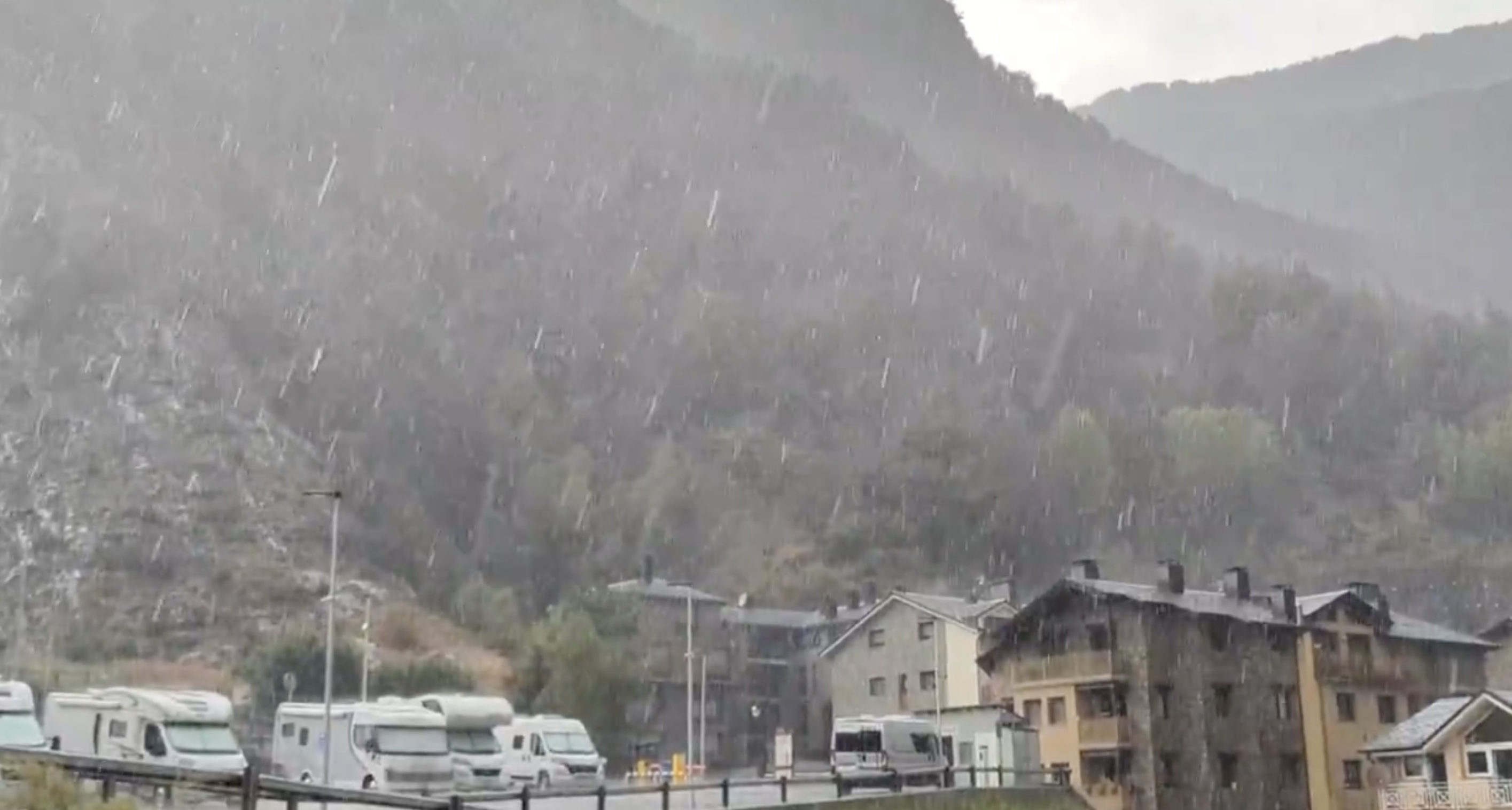 La tempesta va caure amb ganes a la Cortinada, entre altres punts. 