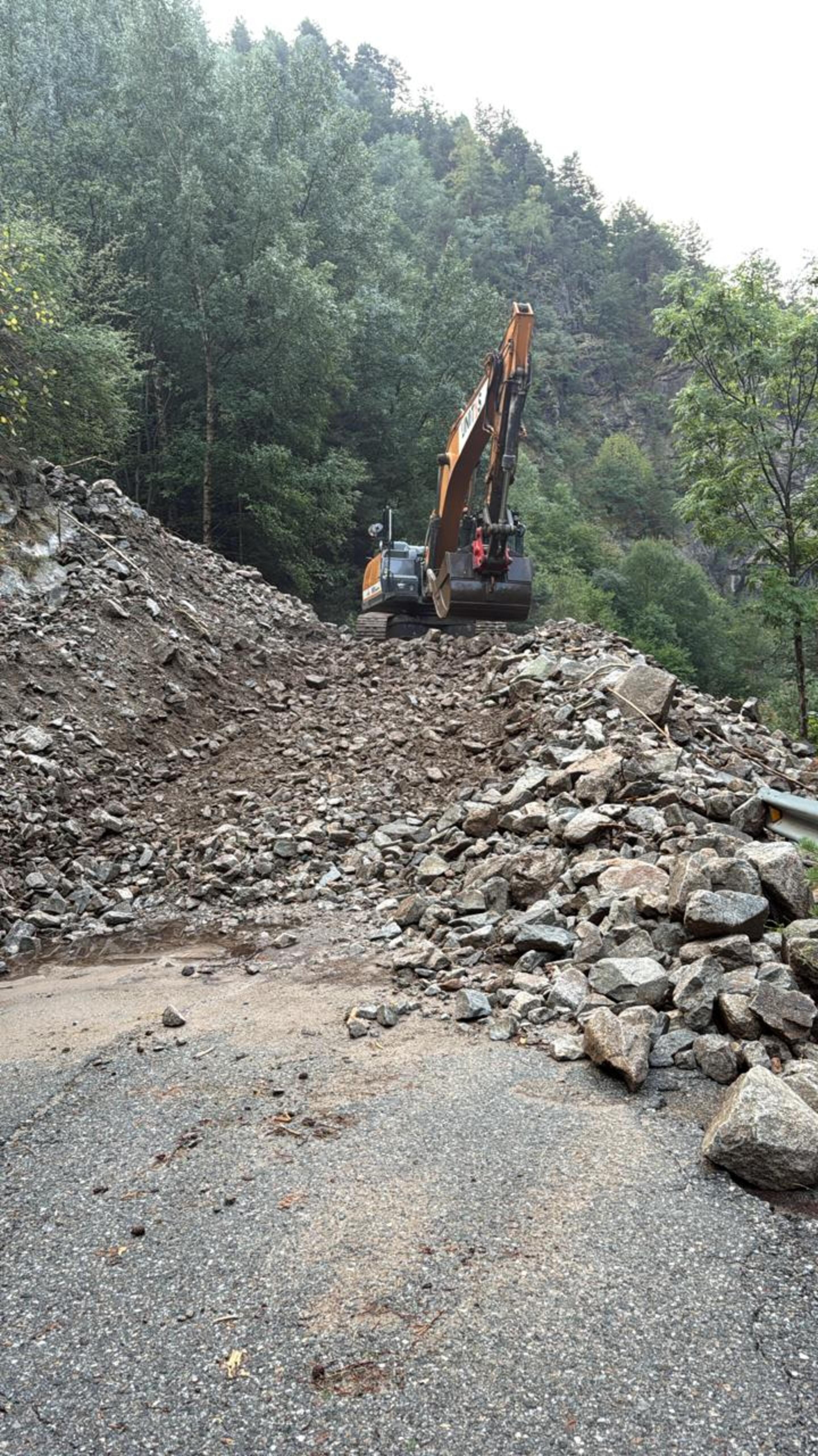 Una màquina d'Unitas treballant a la zona aquest matí.