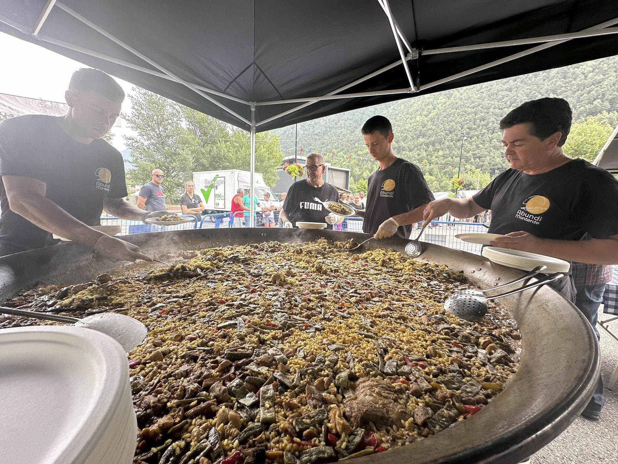 L'arrossada popular es durà a terme a l'aparcament d'Enclar. L'arrossada popular es durà a terme a l'aparcament d'Enclar.