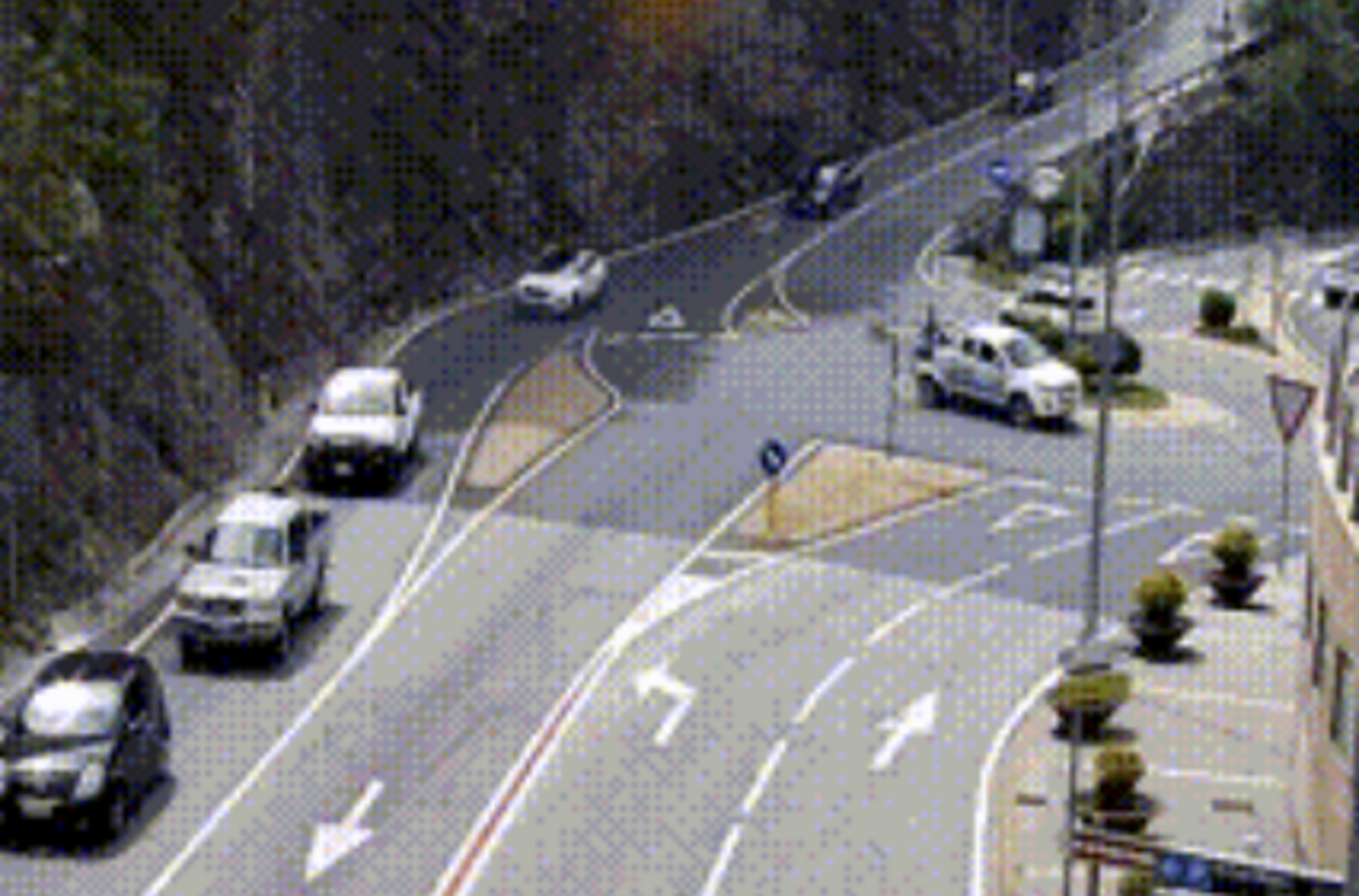 Un vehicle del servei de circulació d'Escaldes en el punt on hi ha hagut l'accident.