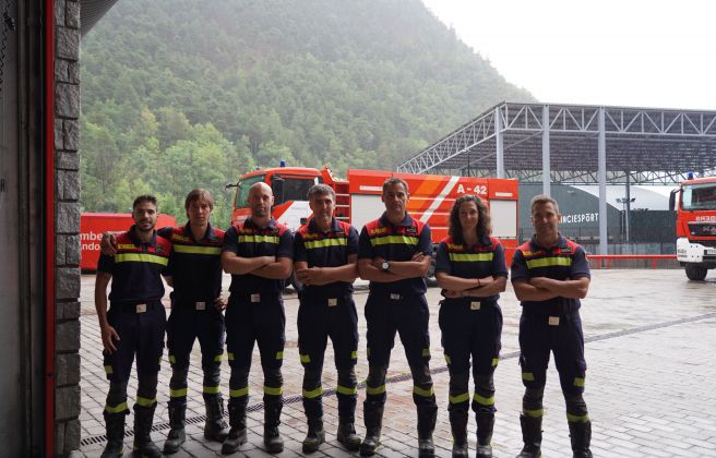 Els bombers que es van desplaçar a Astúries. Els bombers que es van desplaçar a Astúries.