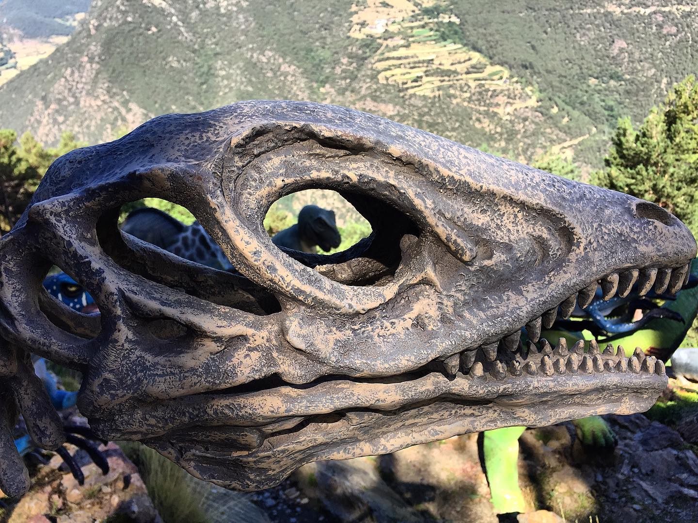 Algunes de les figures que es poden veure als jardins de Juberri.