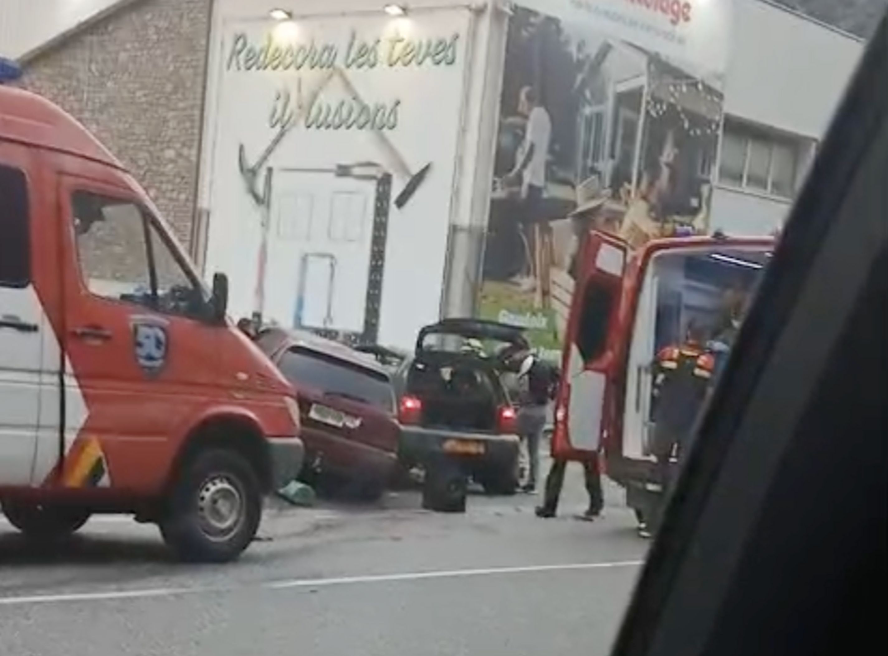 Els vehicles implicats en l'accident. Els vehicles implicats en l'accident.