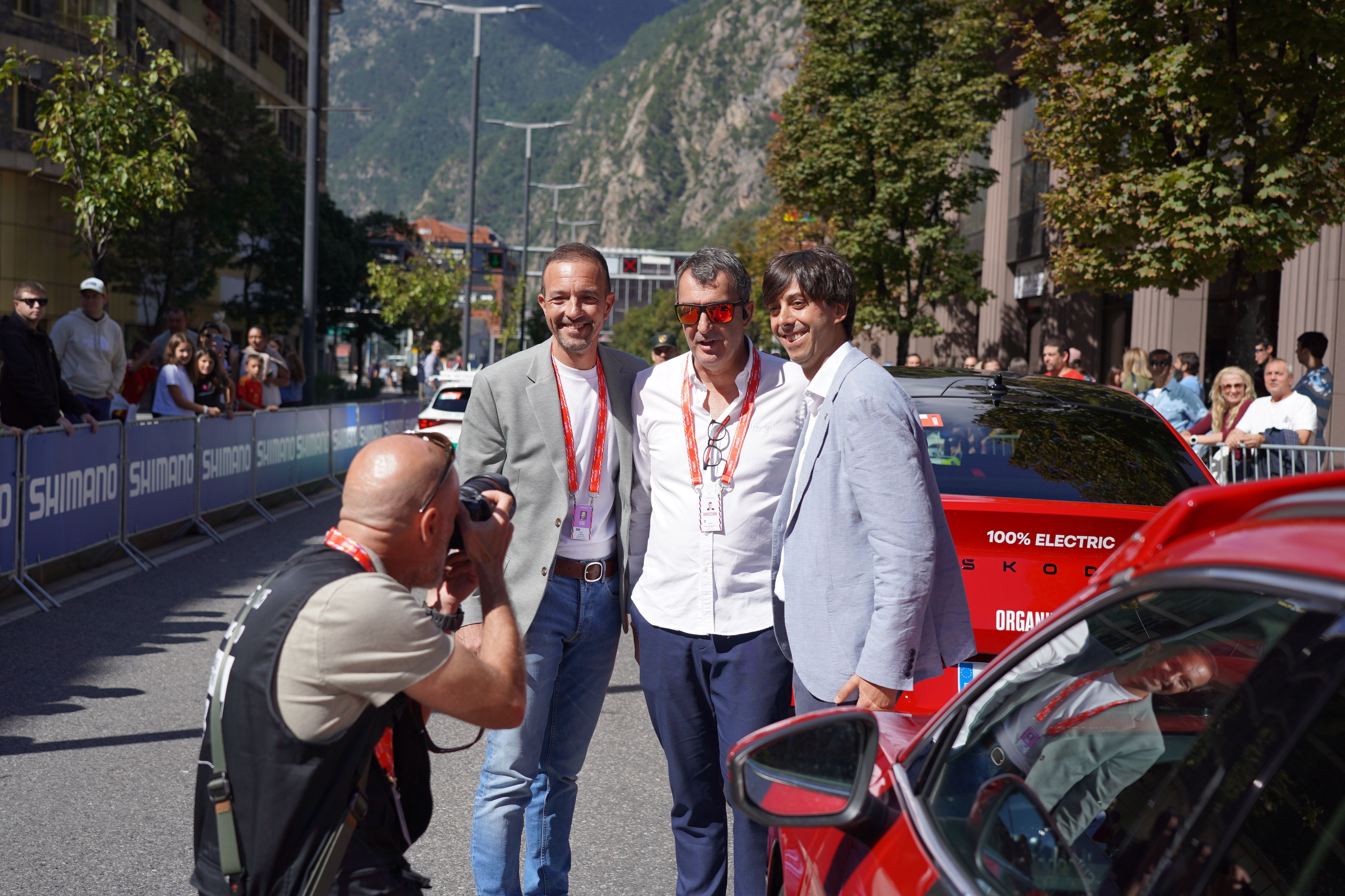Torres, Guillén i González, abans de la sortida. Torres, Guillén i González, abans de la sortida.