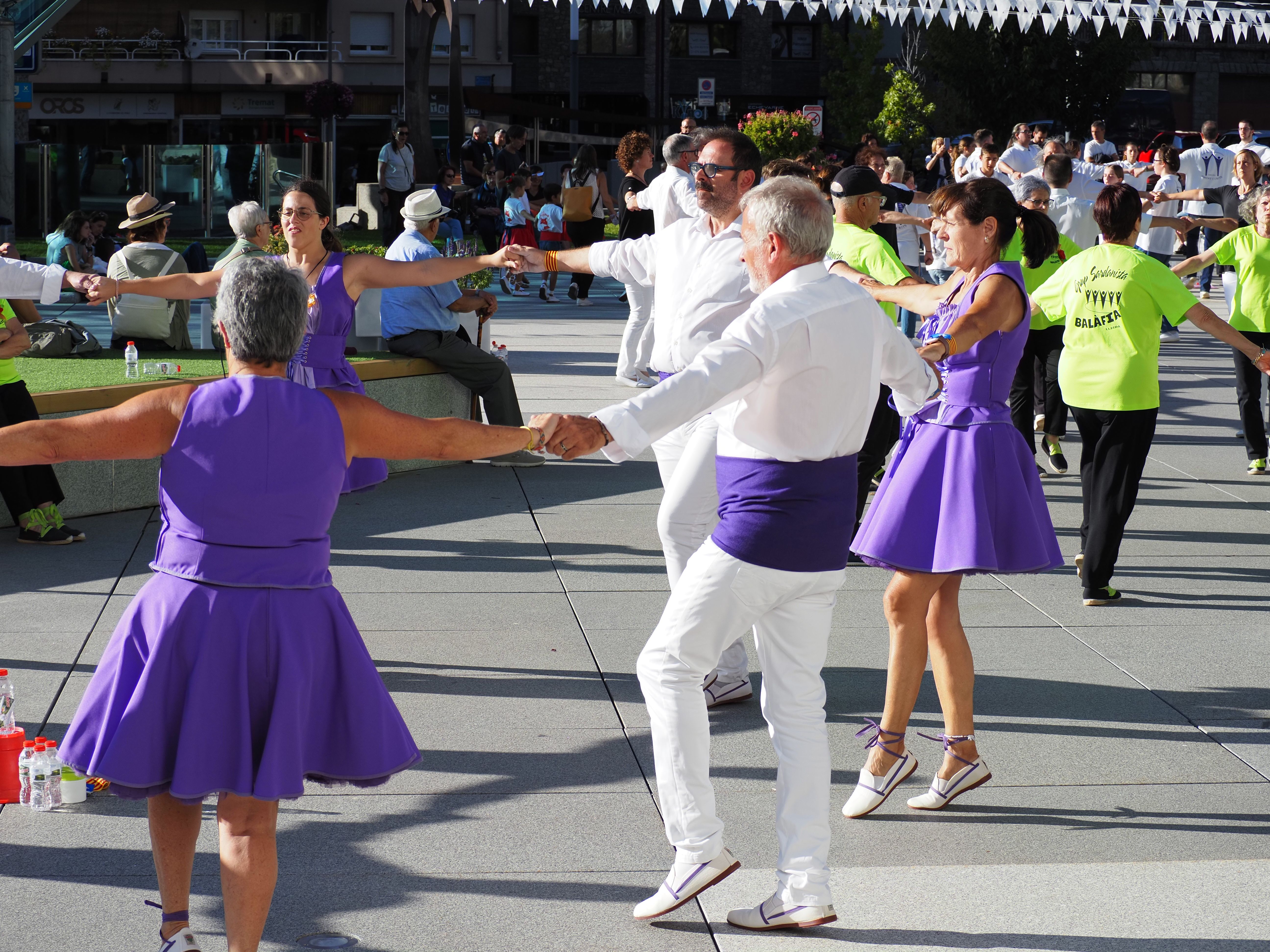 Un instant del concurs de colles sardanistes d'Encamp.