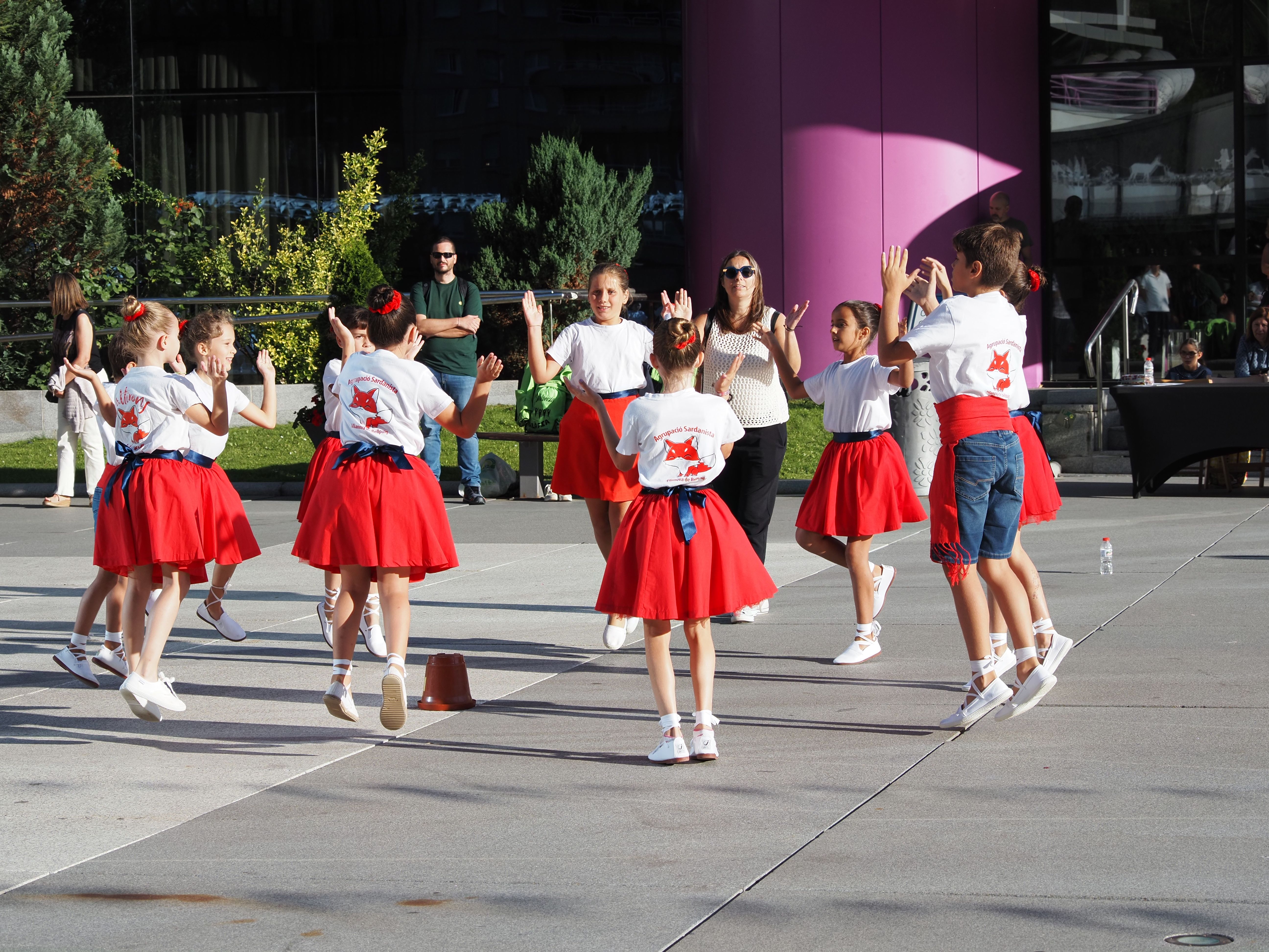 La sardana de passos lliures.